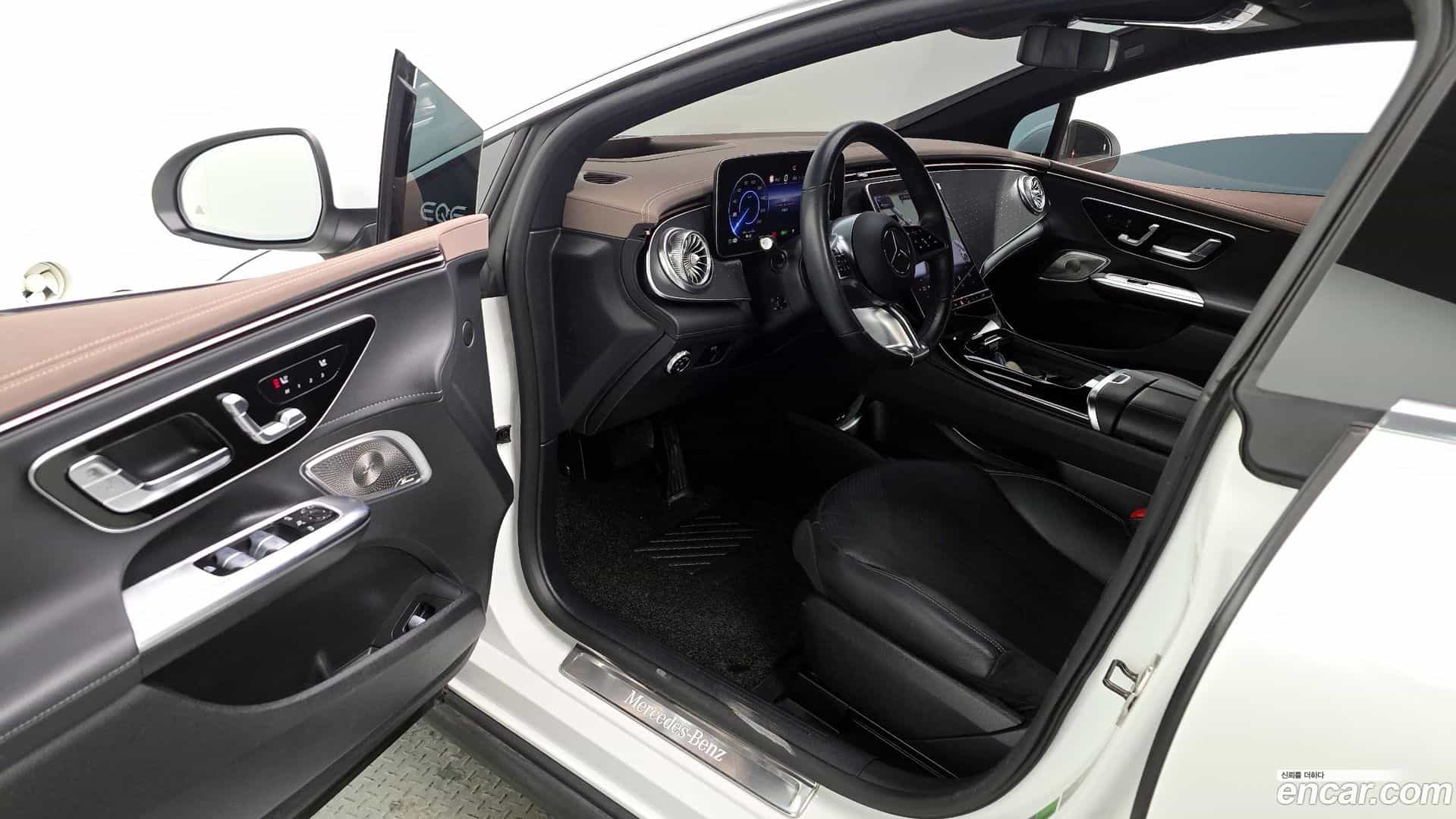 EQE Mercedes-Benz 2022.10-INNER-010