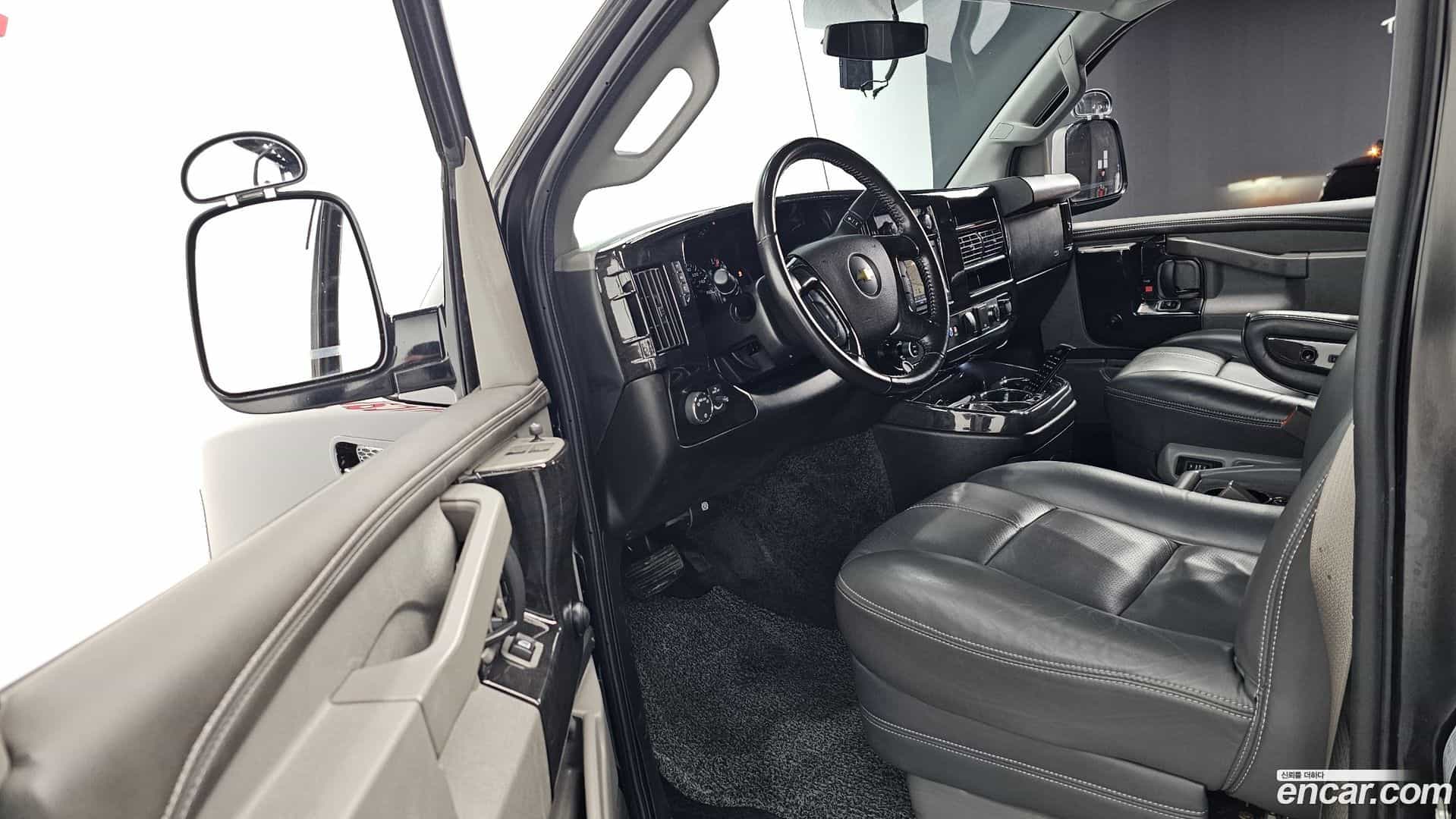 Express Van Chevrolet 2017.10-INNER-010