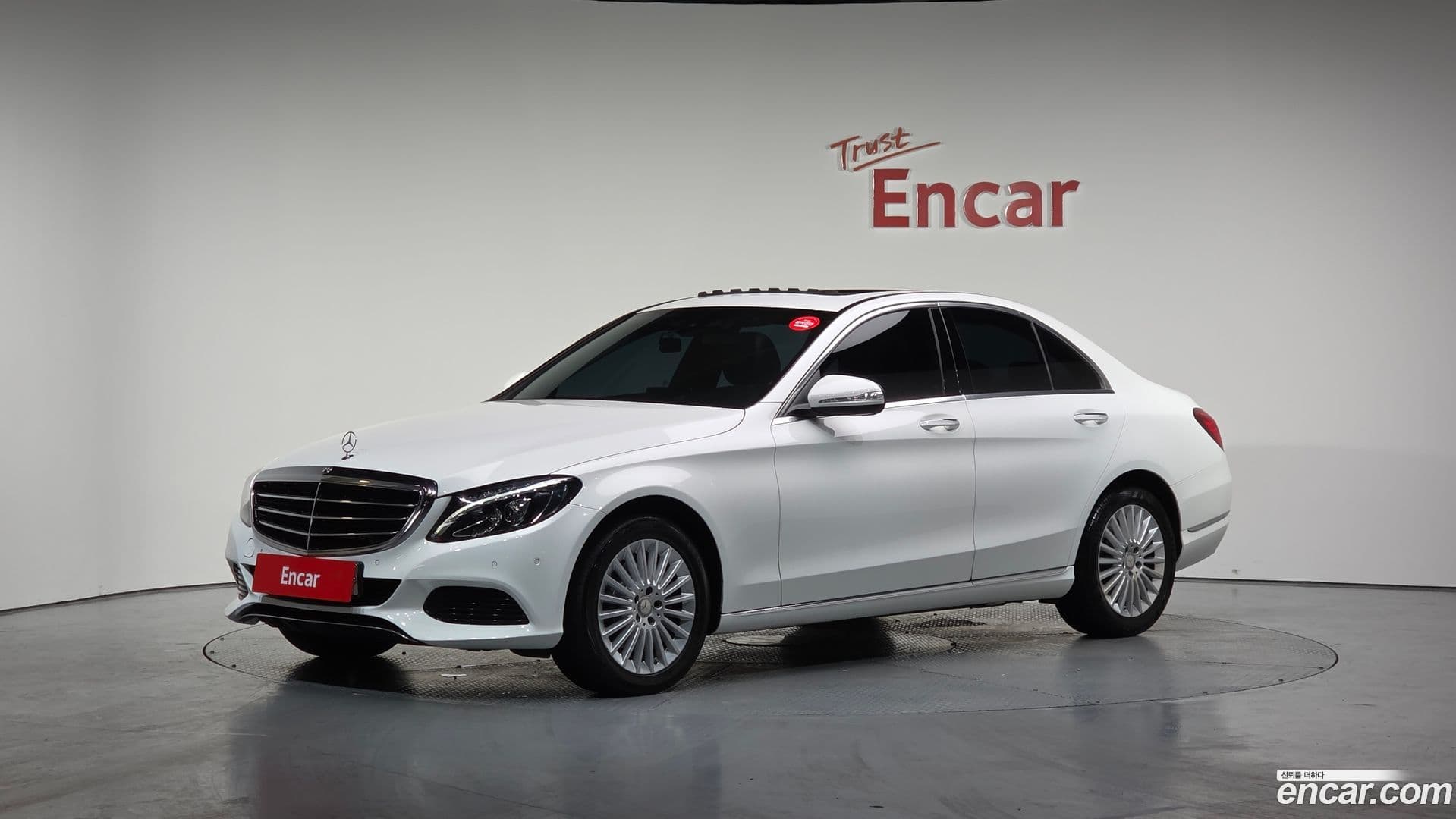 Main__Slider__Photo:C-Class Mercedes-Benz 2014.7-0