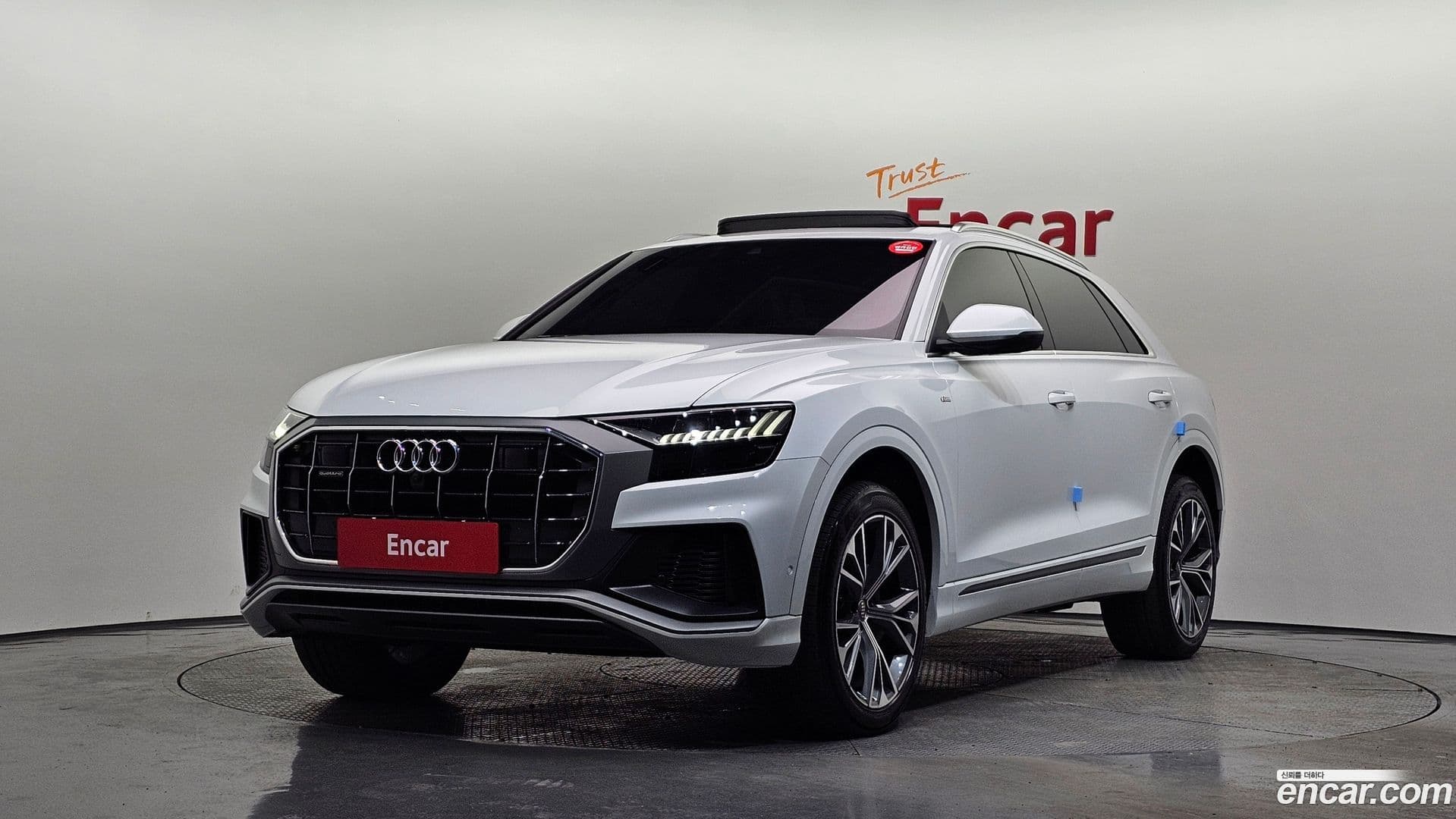 Main__Slider__Photo:Q8 Audi 2020.3-0