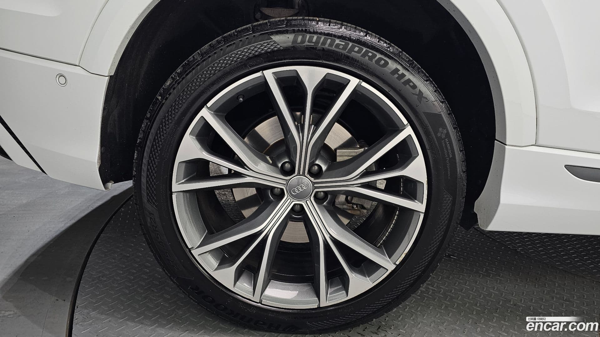 Main__Slider__Photo:Q8 Audi 2020.3-4