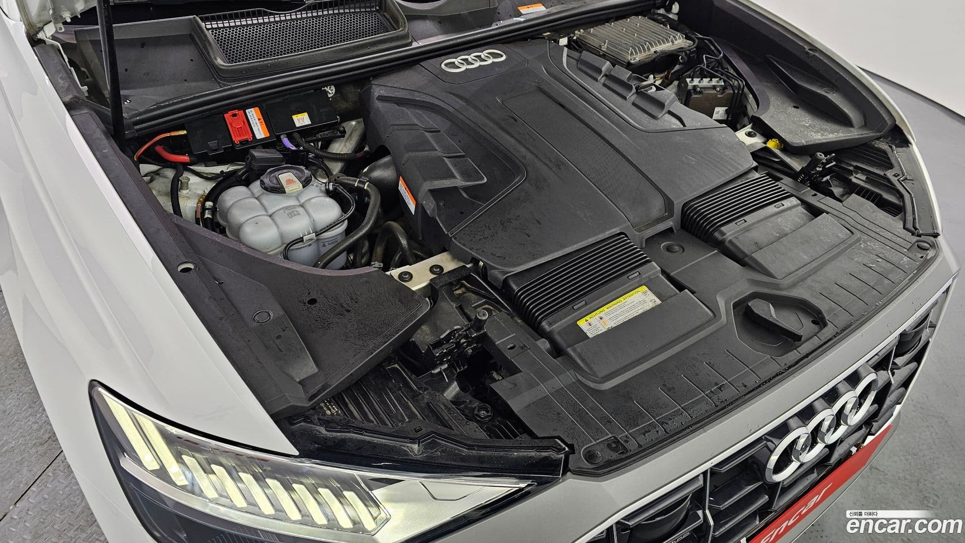 Main__Slider__Photo:Q8 Audi 2020.3-5
