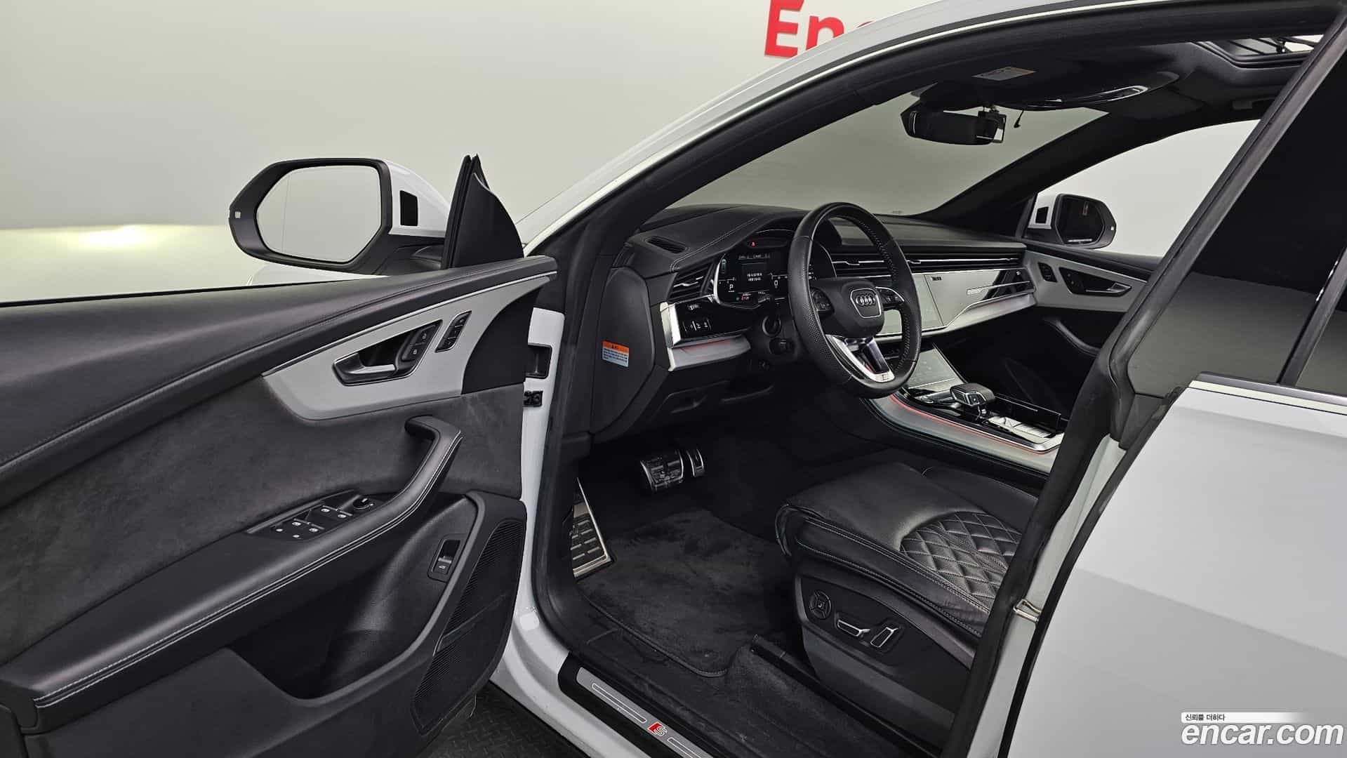 Q8 Audi 2020.3-INNER-010