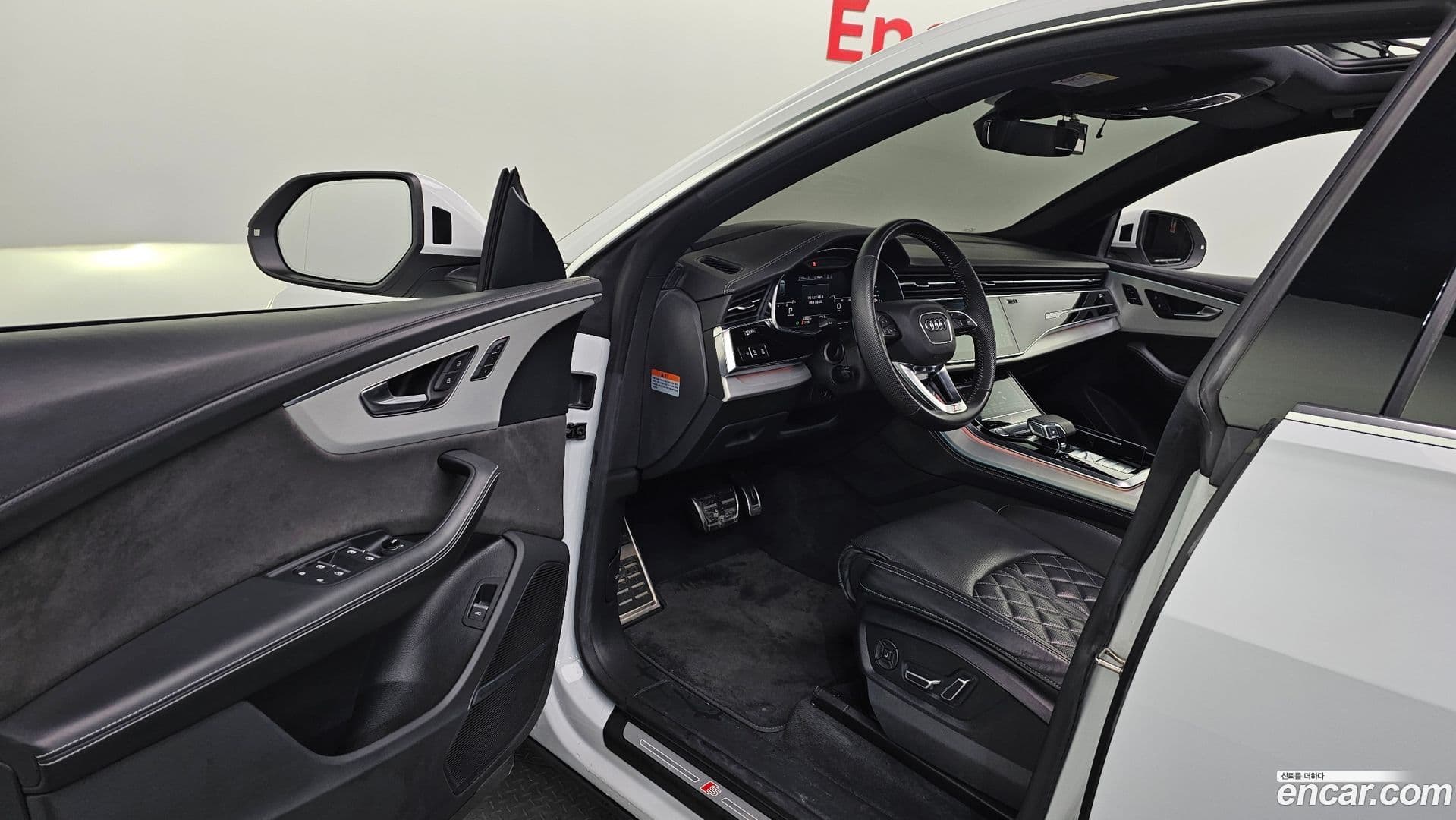 Main__Slider__Photo:Q8 Audi 2020.3-9