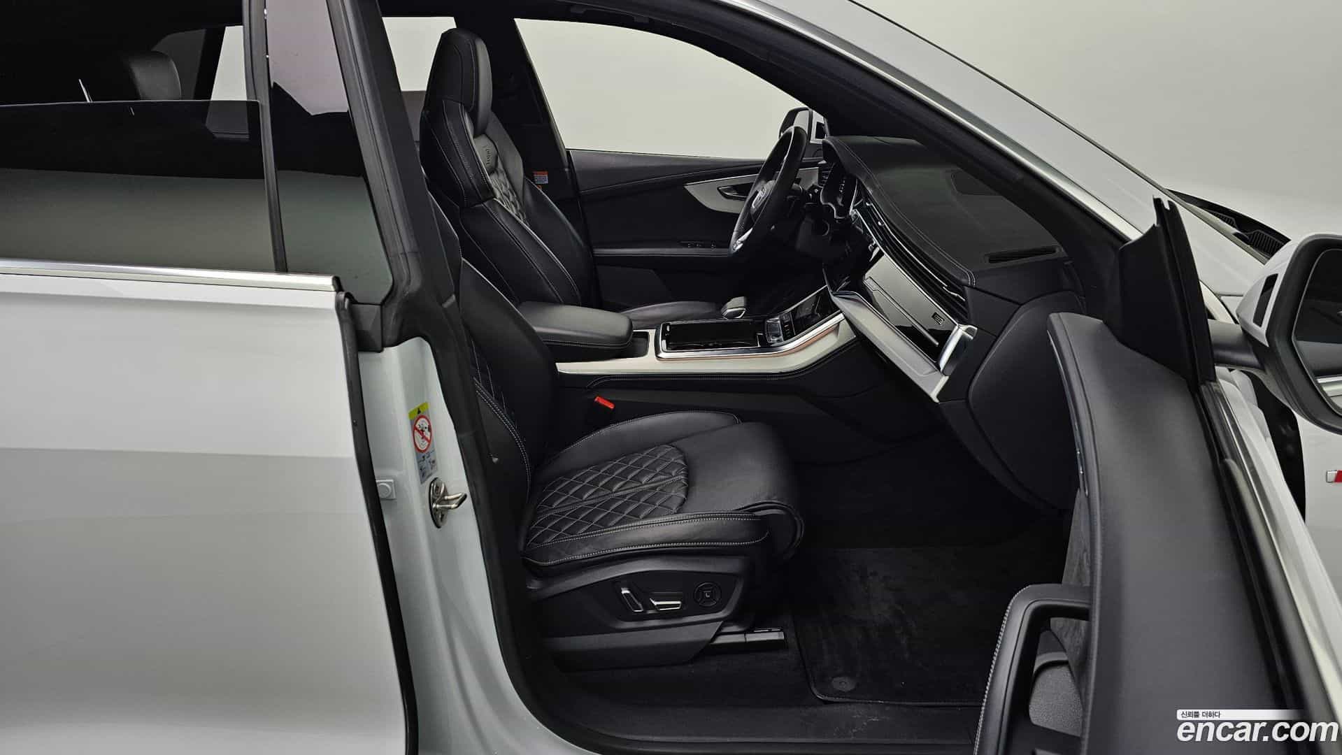 Q8 Audi 2020.3-OPTION-015