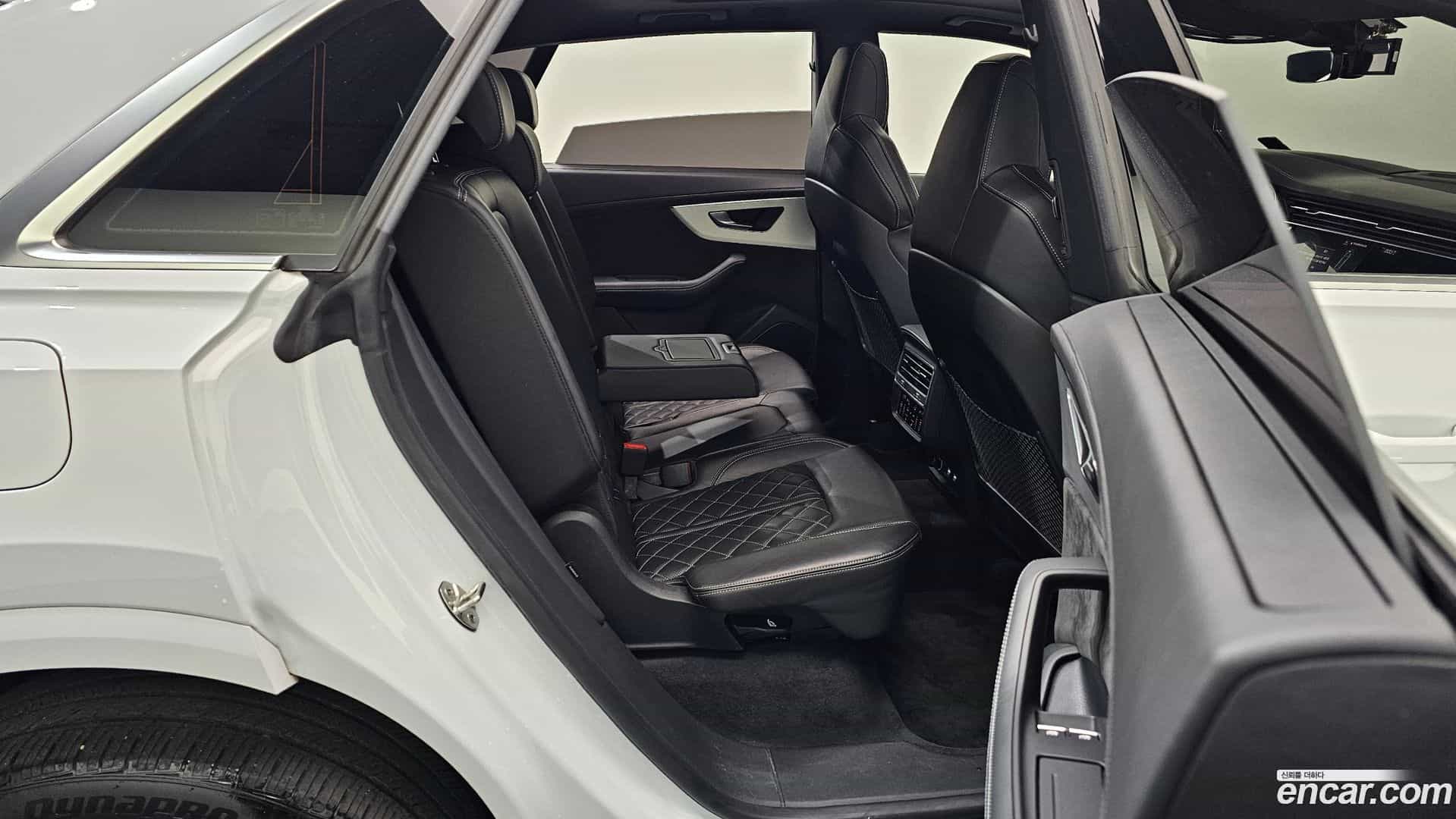 Q8 Audi 2020.3-OPTION-016