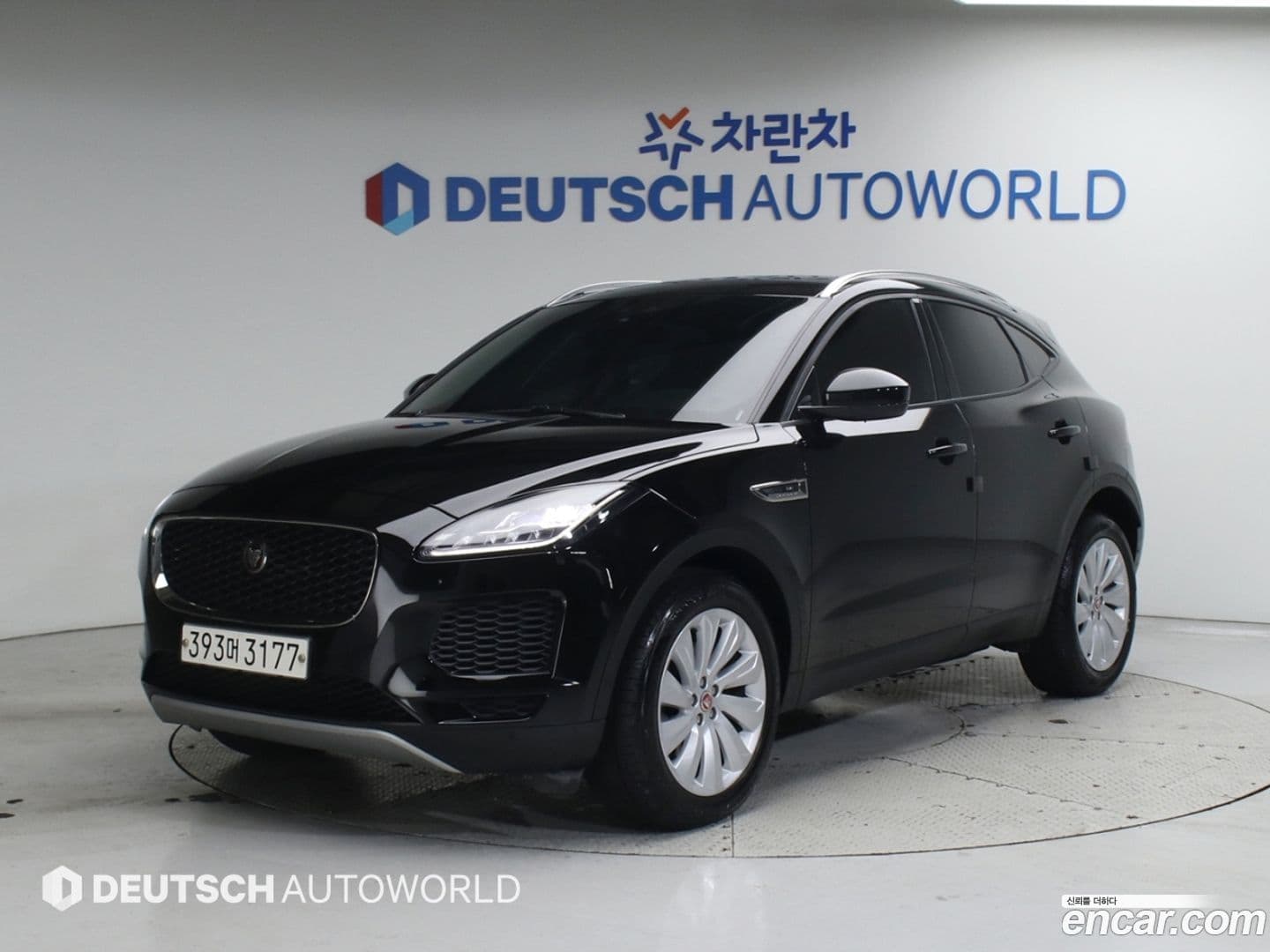 Main__Slider__Photo:E-PACE Jaguar 2020.4-0
