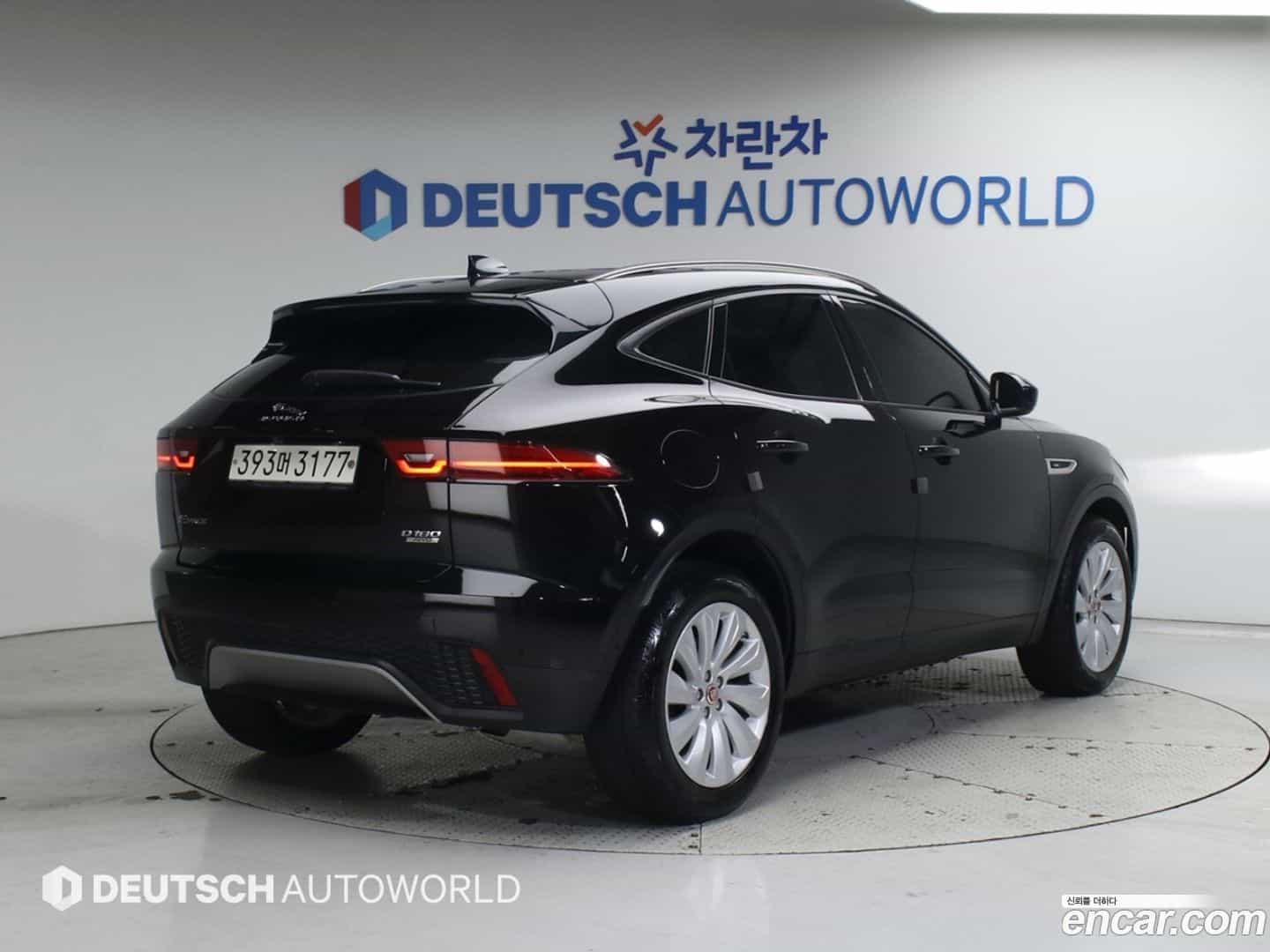 E-PACE Jaguar 2020.4-OUTER-002