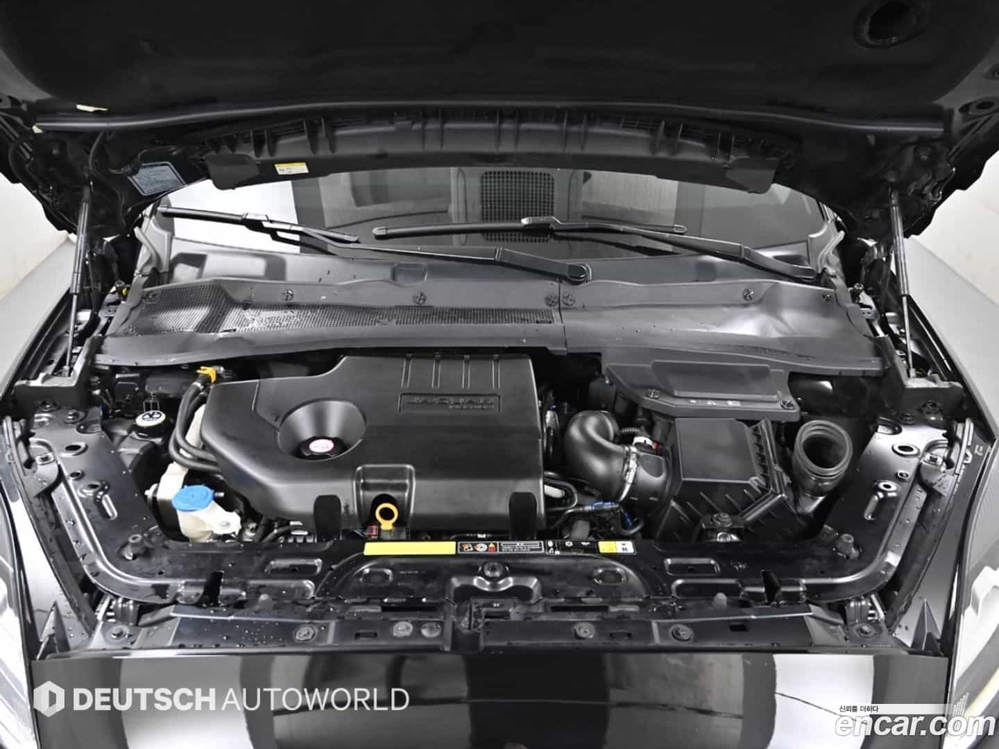 E-PACE Jaguar 2020.4-INNER-006