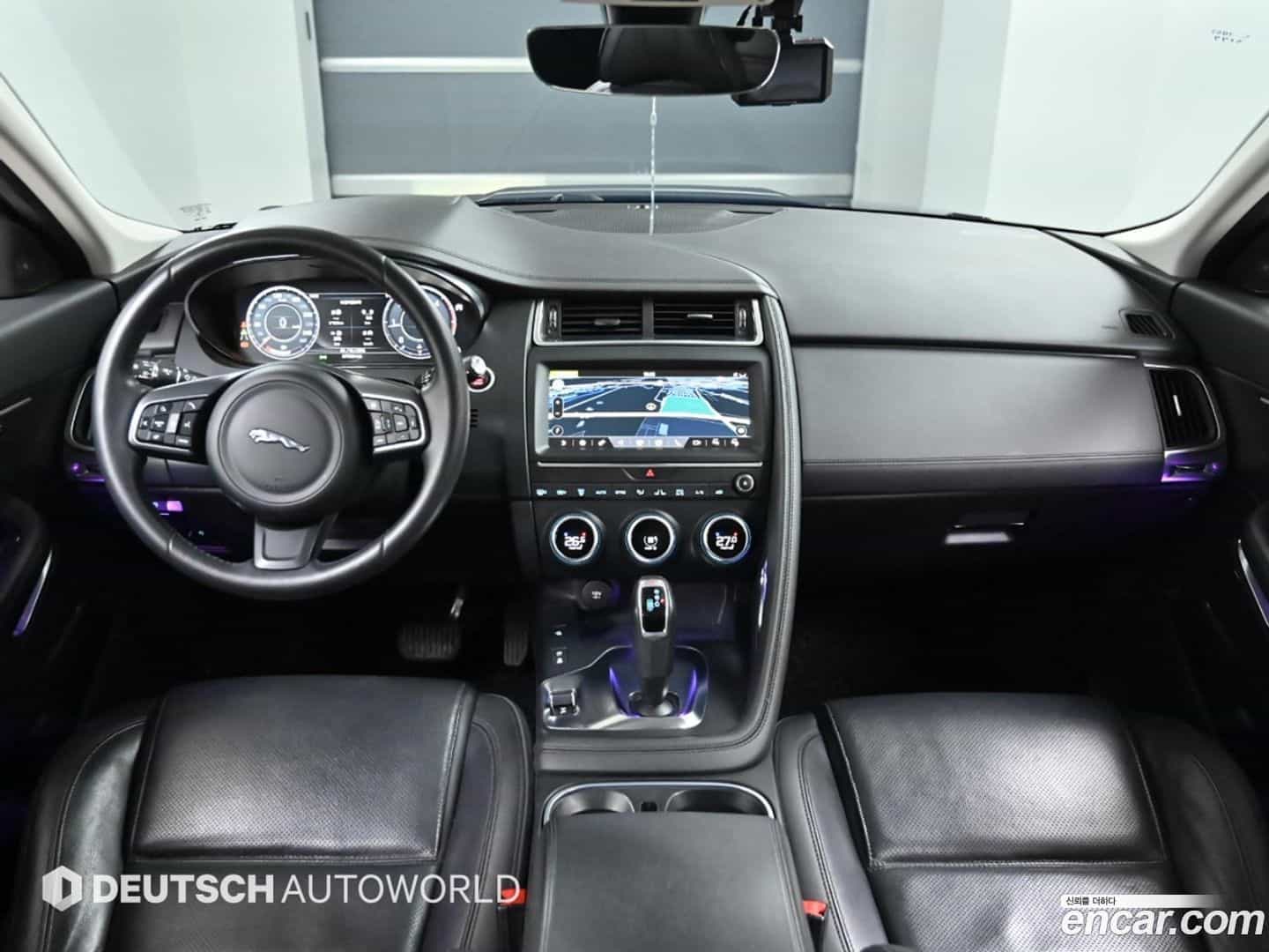 E-PACE Jaguar 2020.4-INNER-007