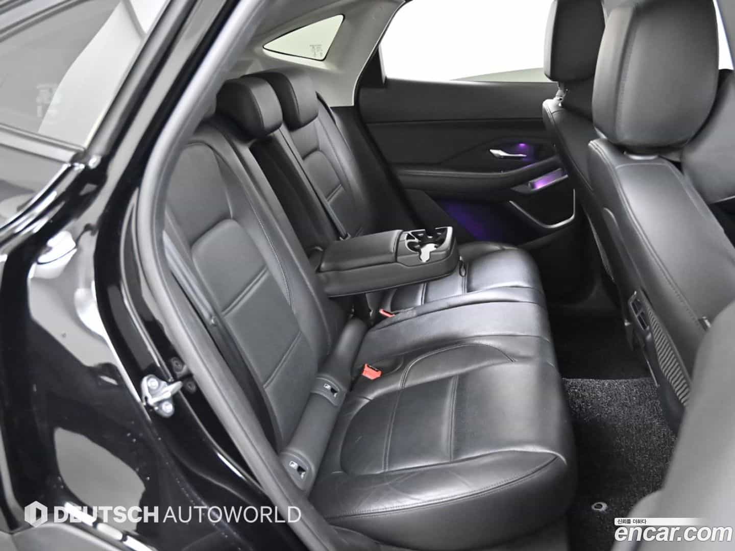 E-PACE Jaguar 2020.4-OPTION-016