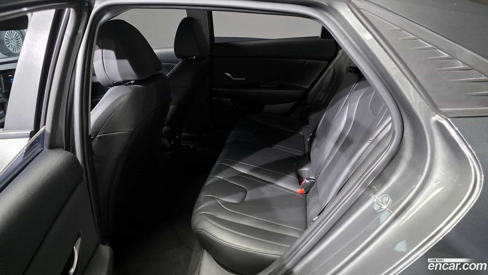 AVANTE Hyundai 2022.9-OPTION-015
