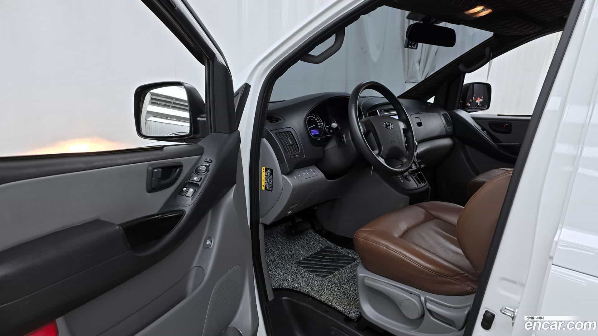 Starex Hyundai 2019.11-INNER-010