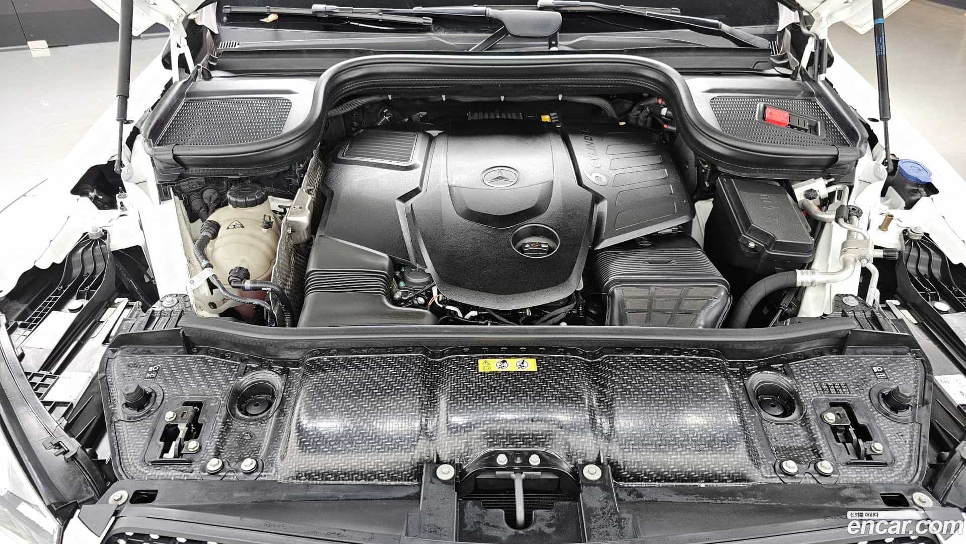 GLE-Class Mercedes-Benz 2022.10-INNER-006