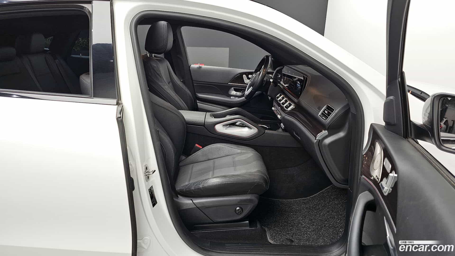 GLE-Class Mercedes-Benz 2022.10-OPTION-015