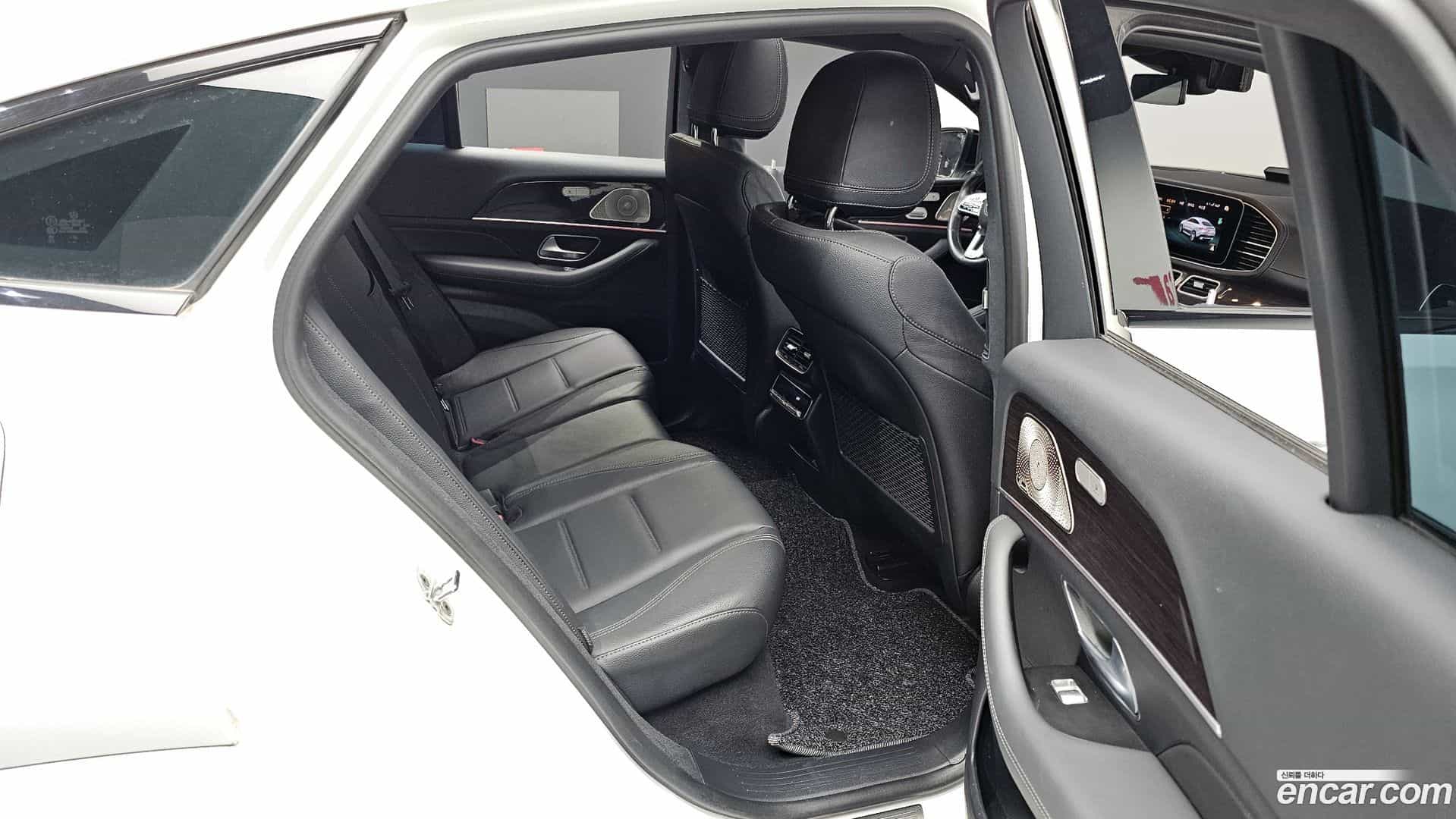 GLE-Class Mercedes-Benz 2022.10-OPTION-016