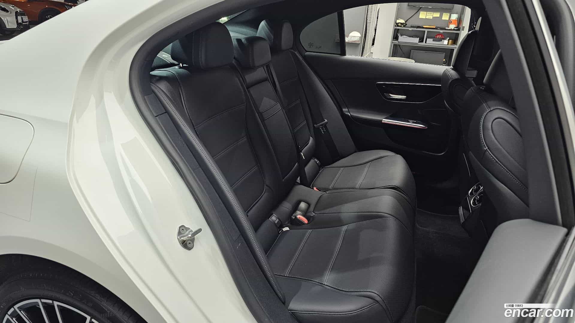 C-Class Mercedes-Benz 2022.10-OPTION-016