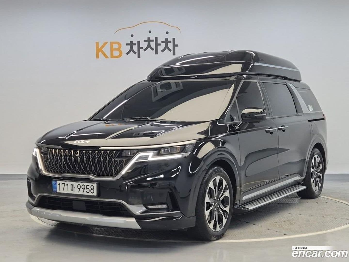Main__Slider__Photo:Canival Kia 2021.10-0