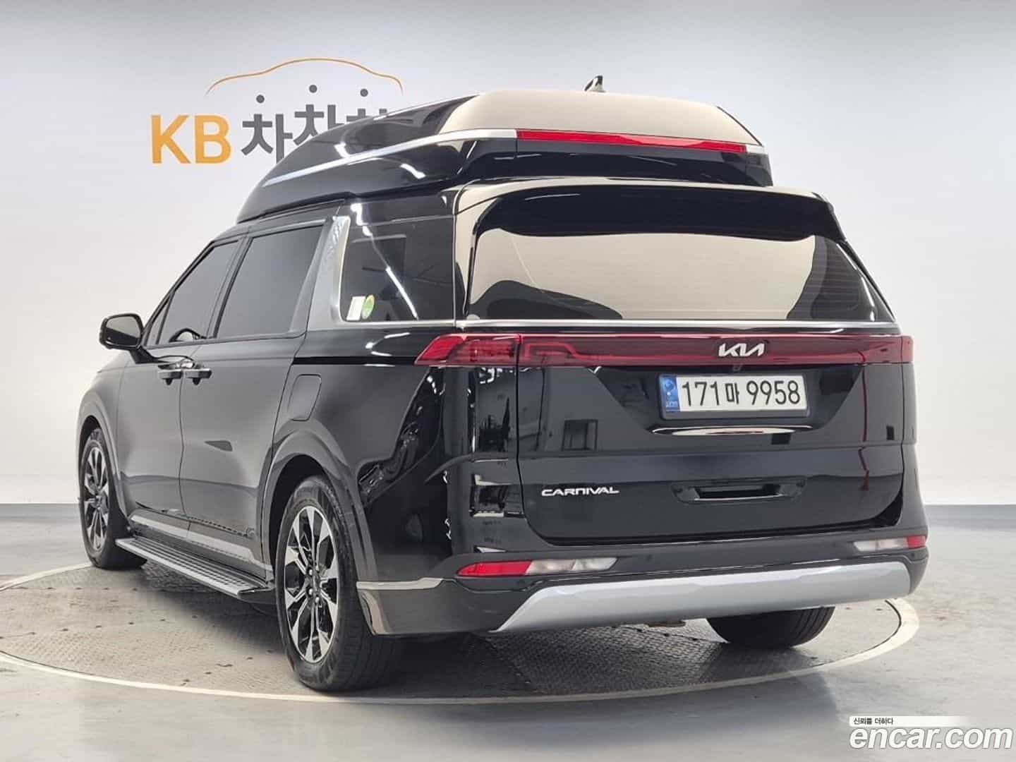 Canival Kia 2021.10-OUTER-002