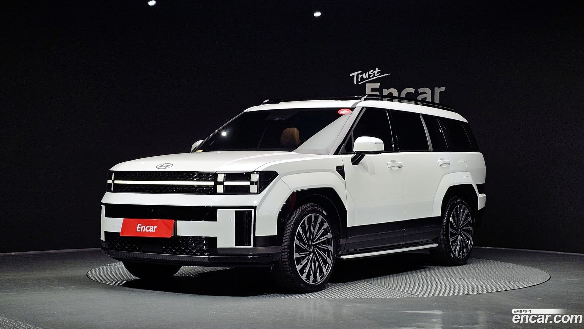 Main__Slider__Photo:Santafe Hyundai 2023.10-0