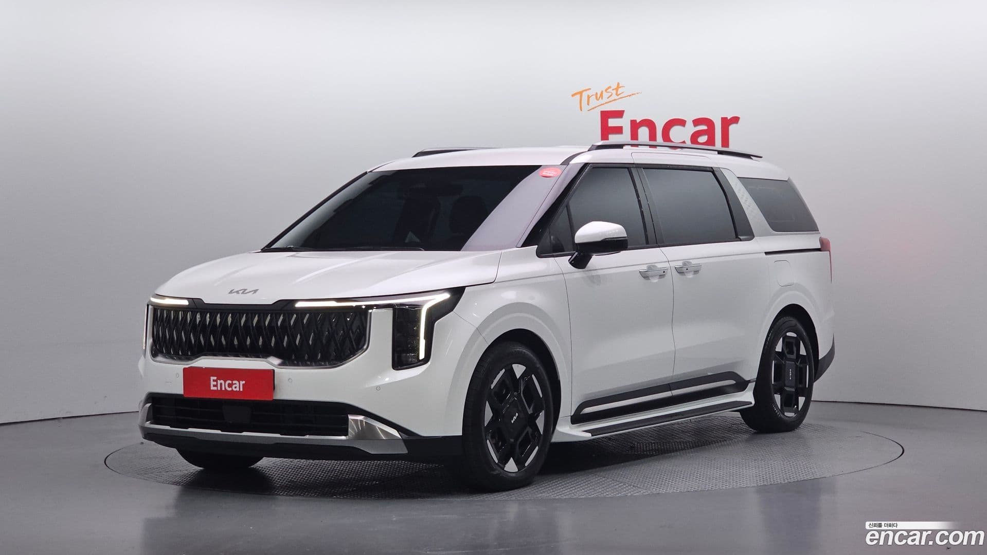 Main__Slider__Photo:Canival Kia 2024.1-0