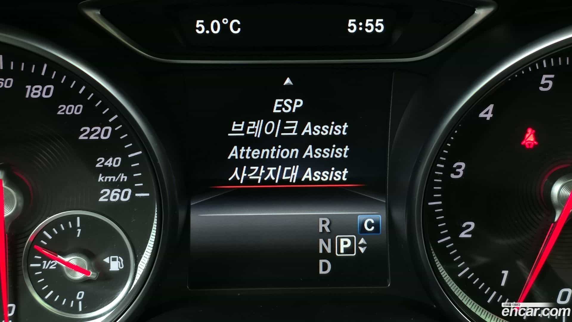 GLA-Class Mercedes-Benz 2018.8-OPTION-020