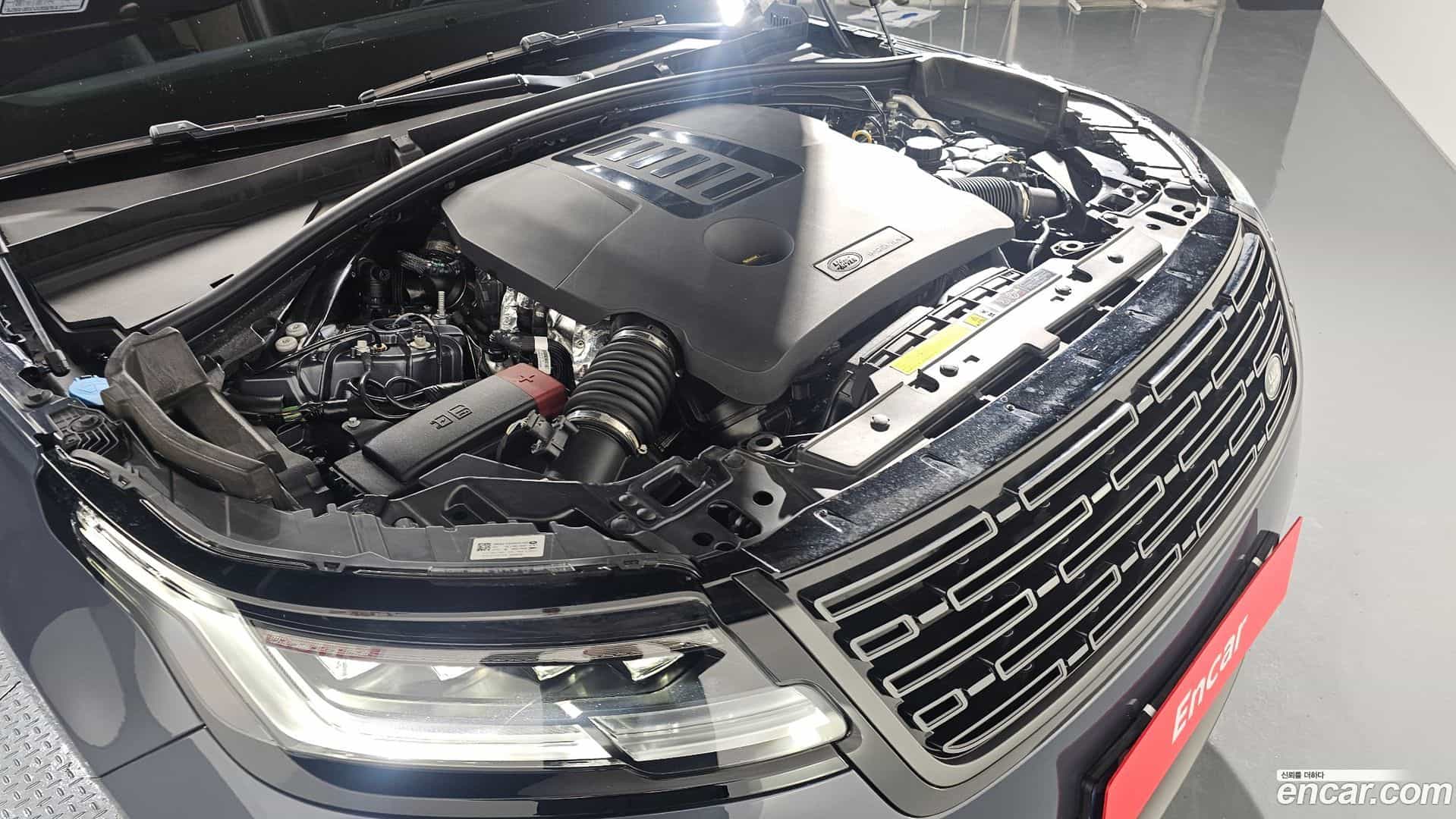 Range Rover Velar Land Rover 2024.11-INNER-006