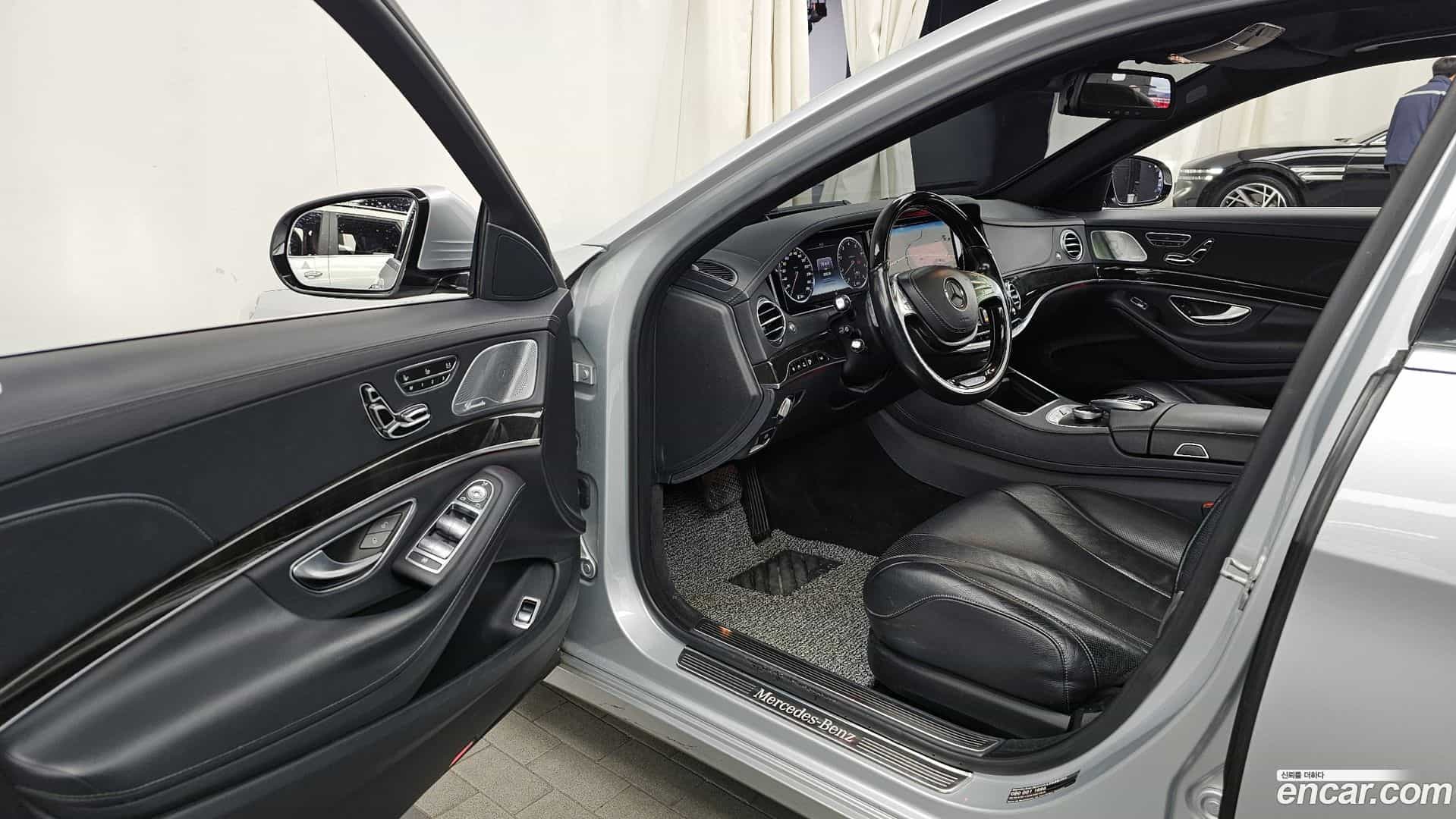 S-Class Mercedes-Benz 2015.0-INNER-010