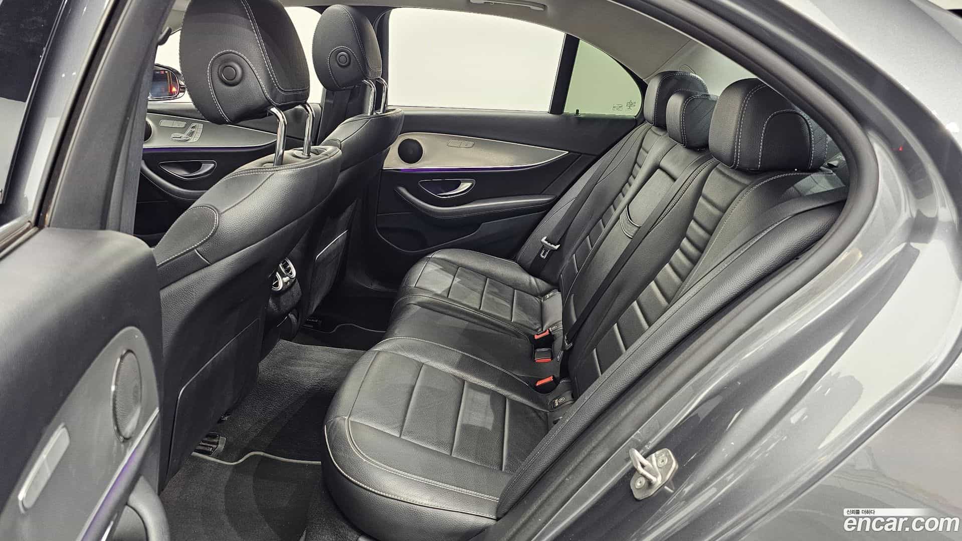 E-Class Mercedes-Benz 2016.11-OPTION-016