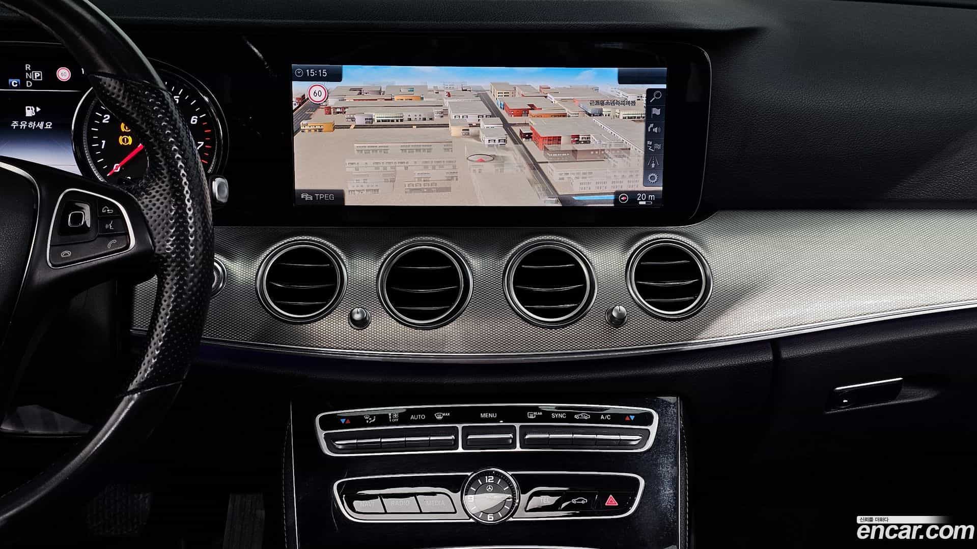 E-Class Mercedes-Benz 2016.11-OPTION-018