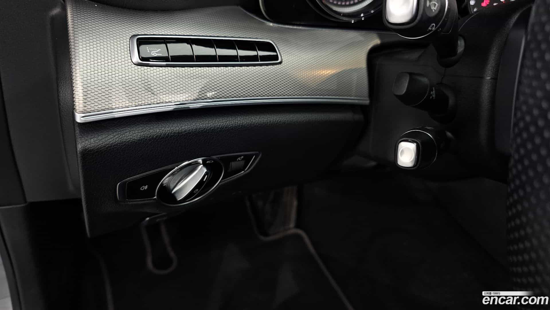 E-Class Mercedes-Benz 2016.11-OPTION-020