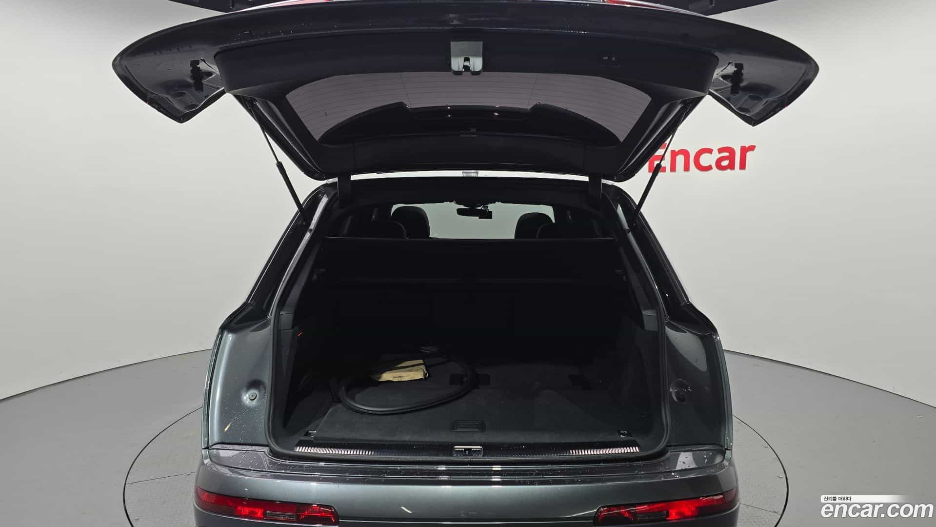 Q7 Audi 2021.0-OPTION-024