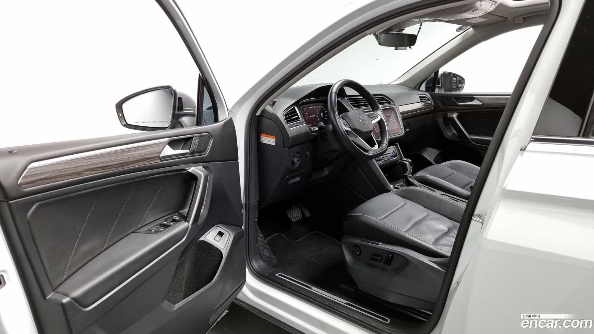 Tiguan Volkswagen 2023.2-INNER-010