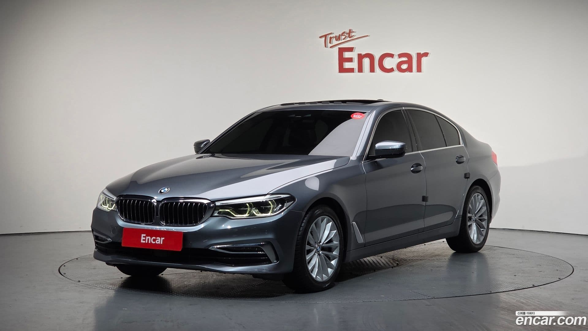 Main__Slider__Photo:5-Series BMW 2019.9-0