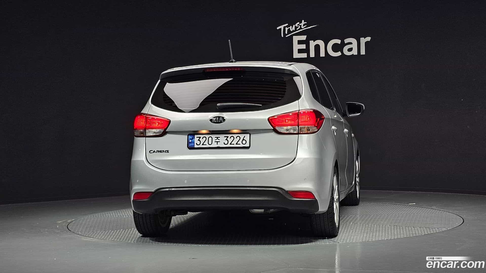 Carens Kia 2016.2-OUTER-004