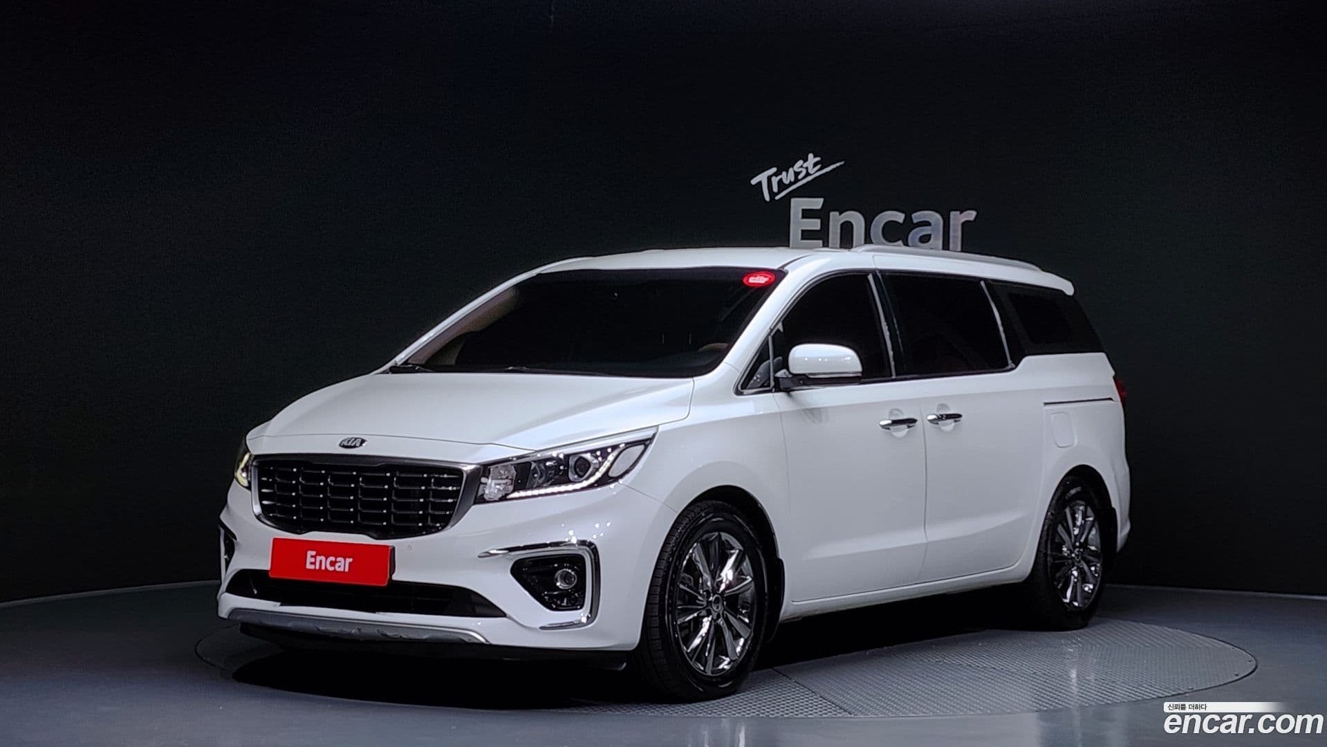 Main__Slider__Photo:Canival Kia 2018.6-0