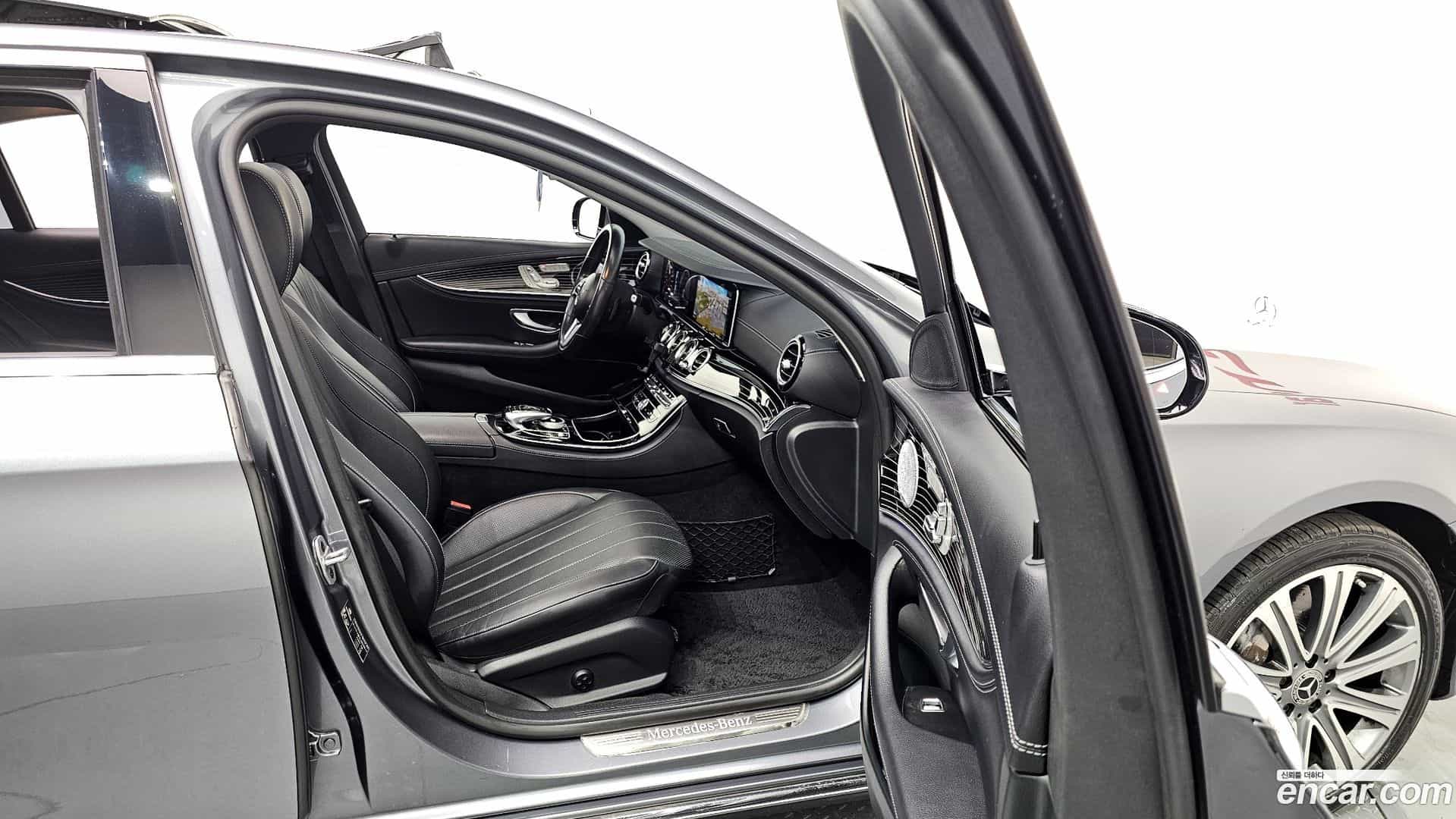 E-Class Mercedes-Benz 2020.7-OPTION-015