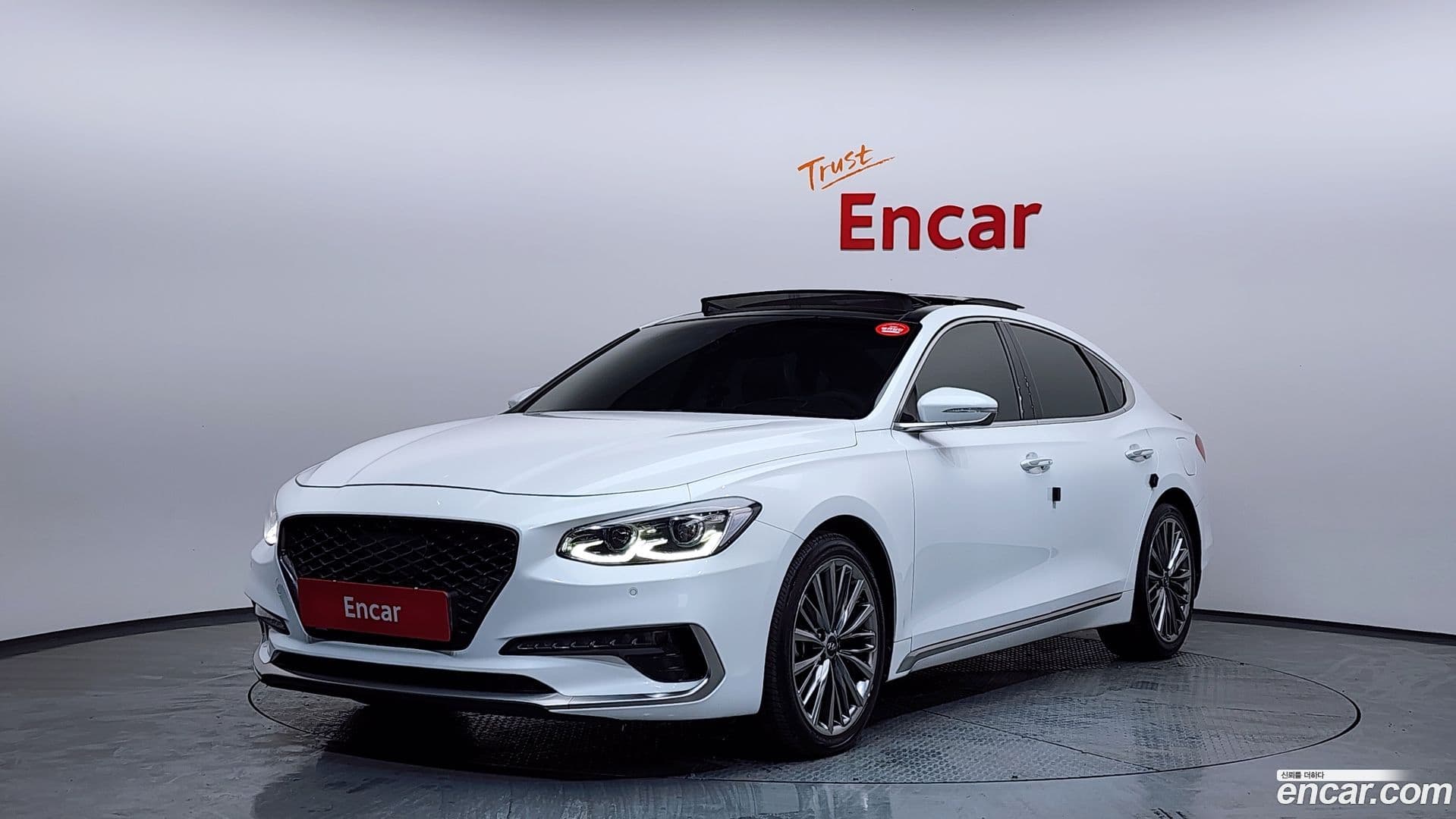 Main__Slider__Photo:Grandeur Hyundai 2018.1-0