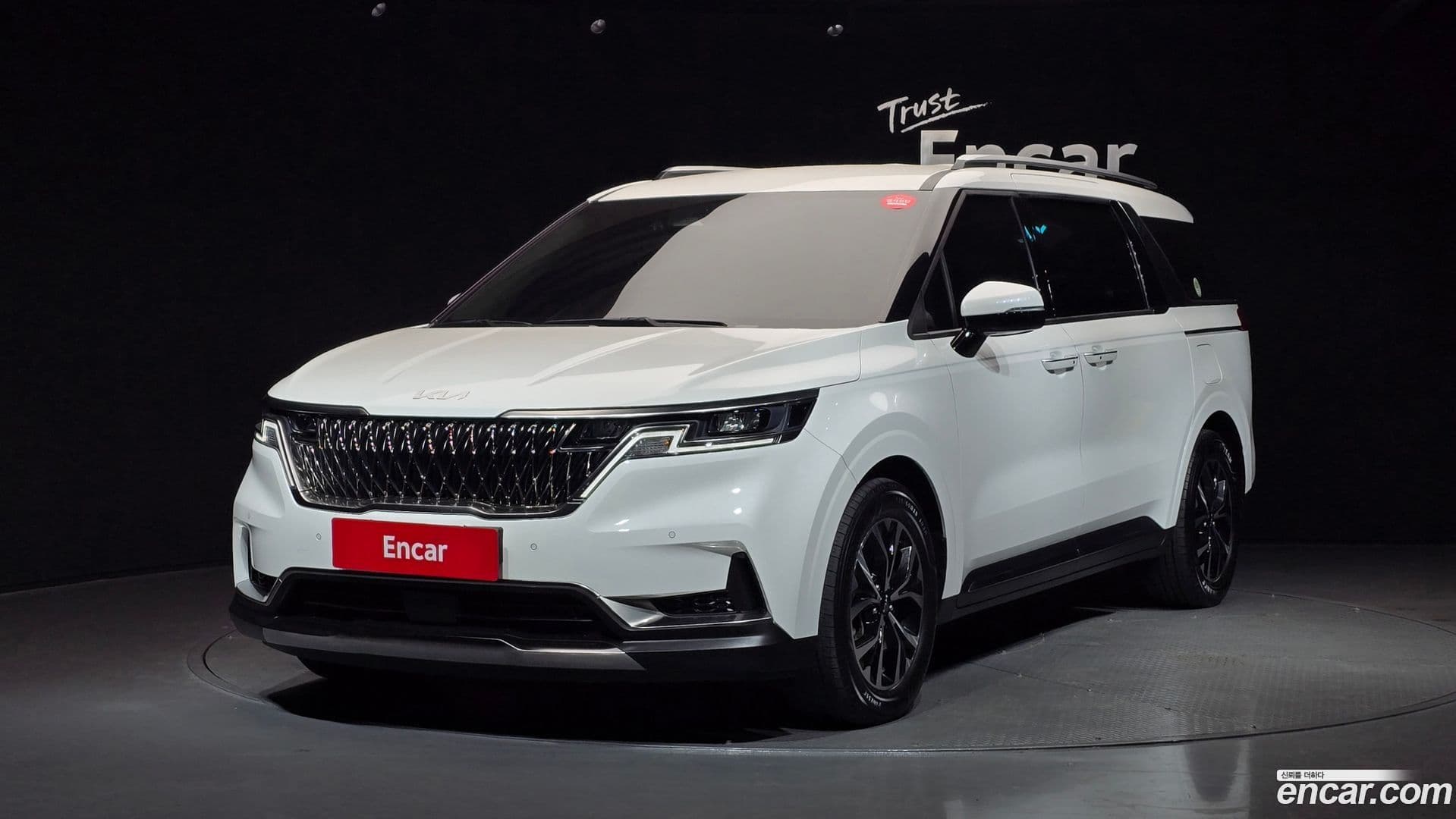 Main__Slider__Photo:Canival Kia 2022.9-0