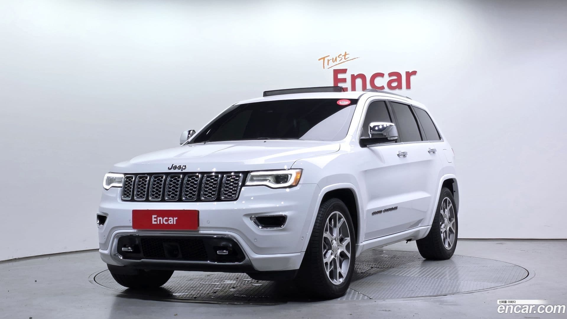 Main__Slider__Photo:Cherokee Jeep 2020.5-0