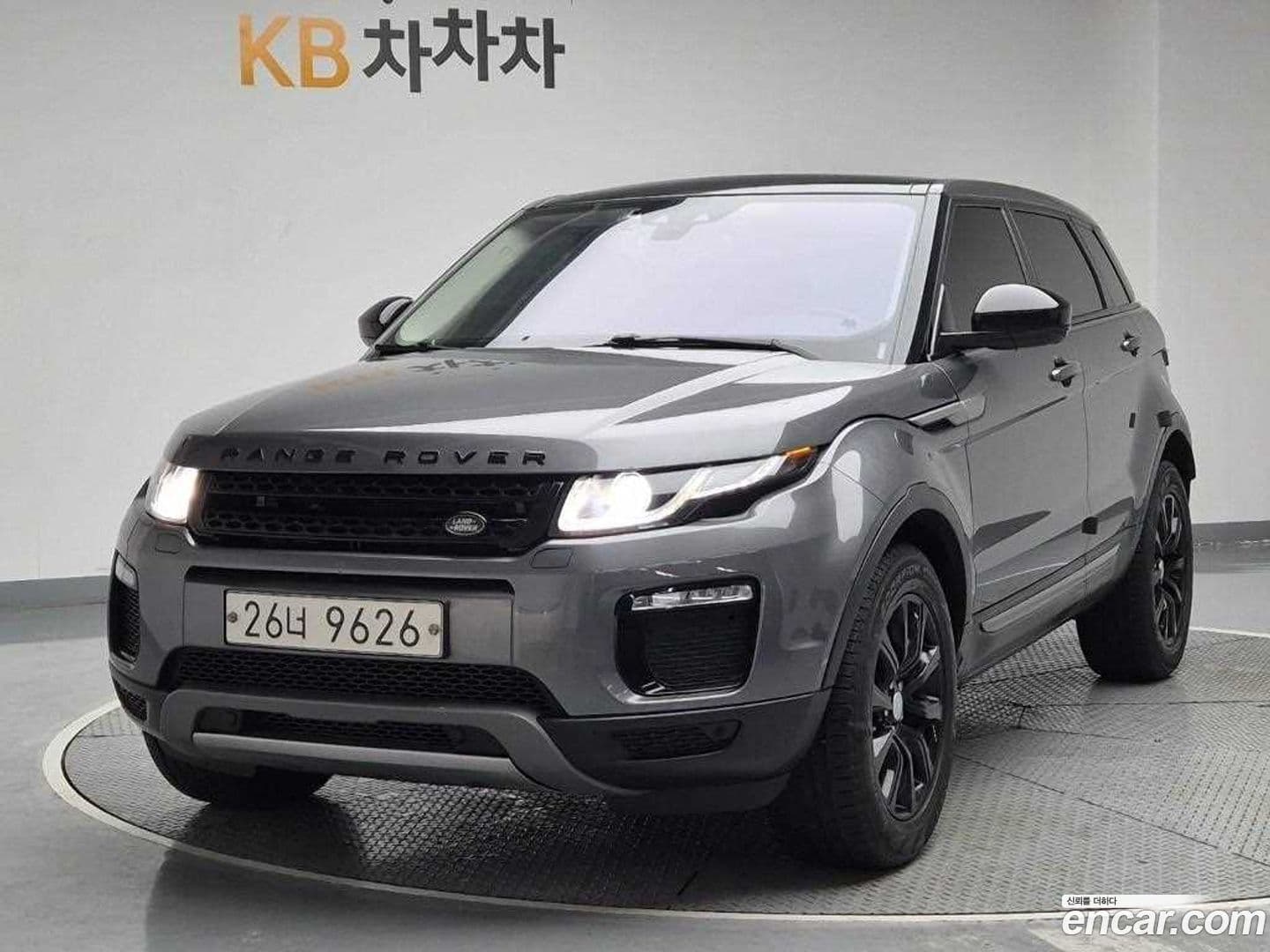 Main__Slider__Photo:Range Rover Evoque Land Rover 2018.11-0