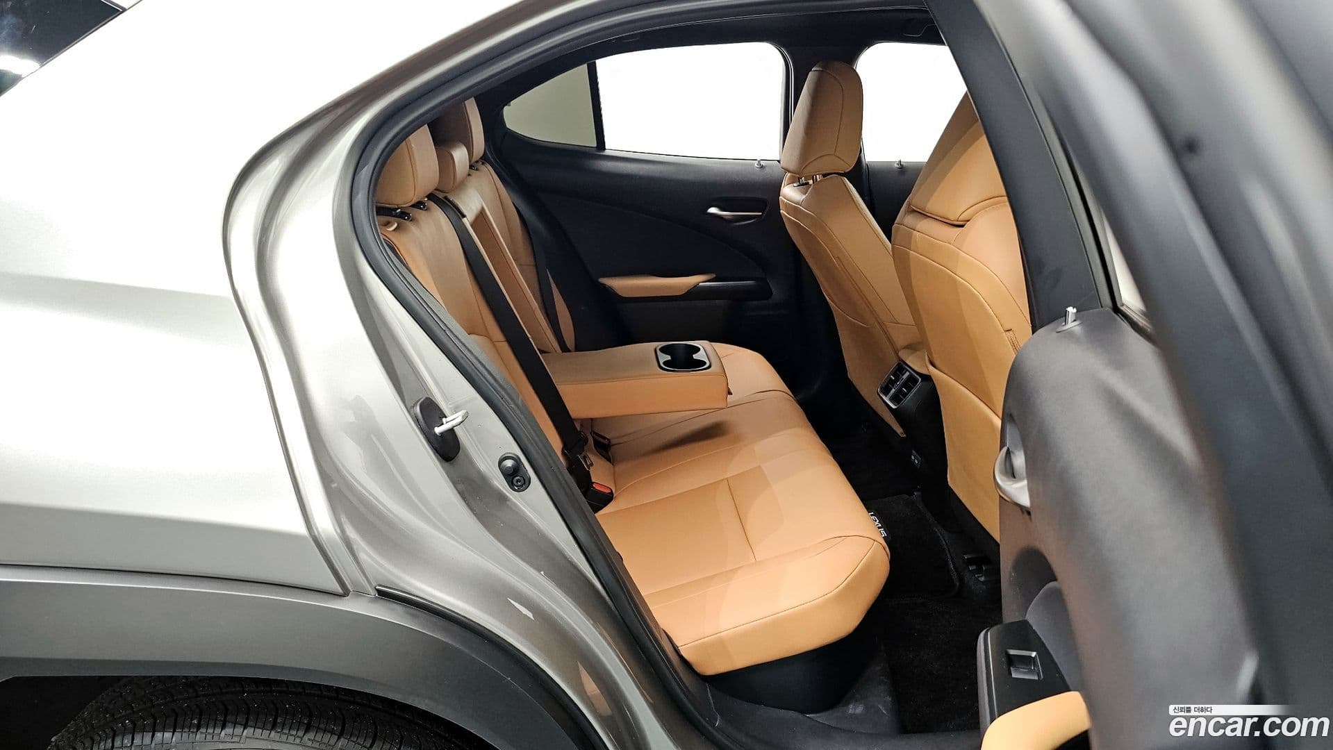 Main__Slider__Photo:UX Lexus 2024.8-10