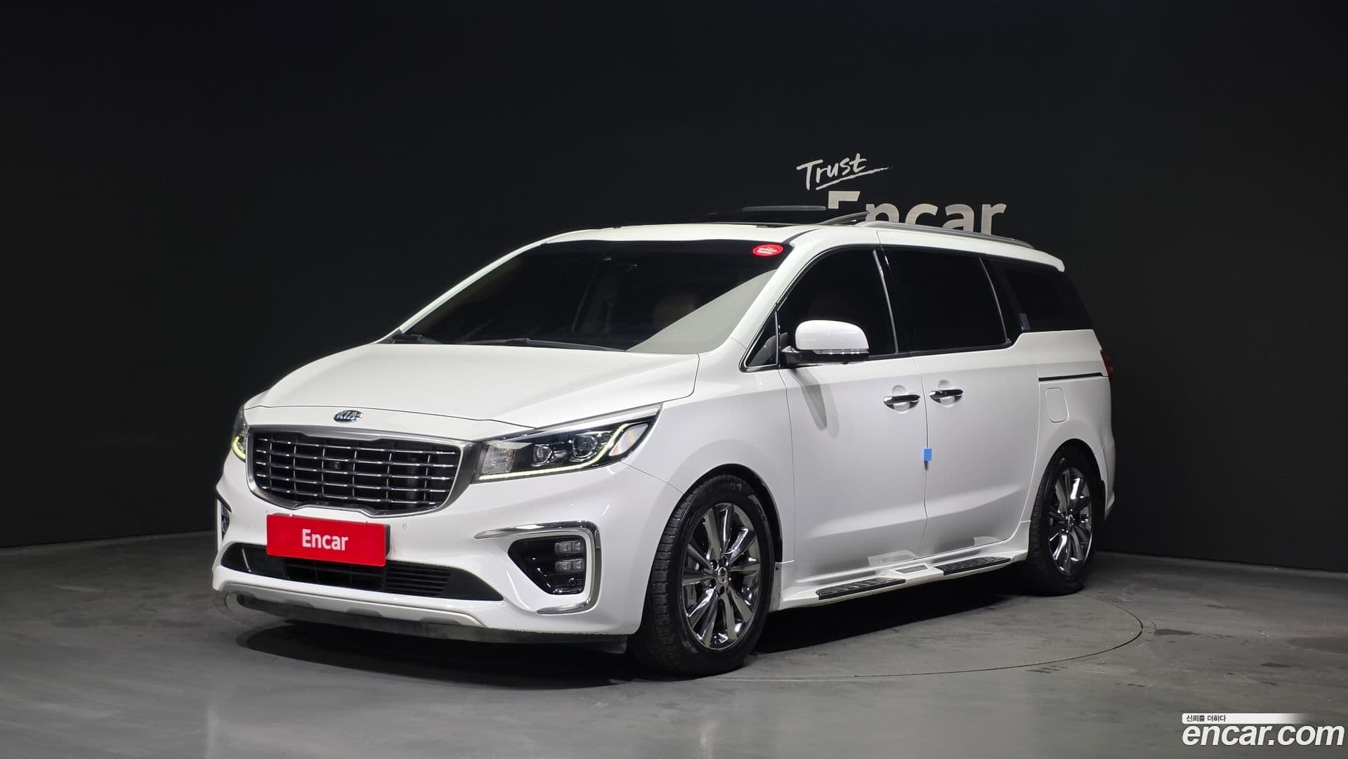 Main__Slider__Photo:Canival Kia 2019.5-0