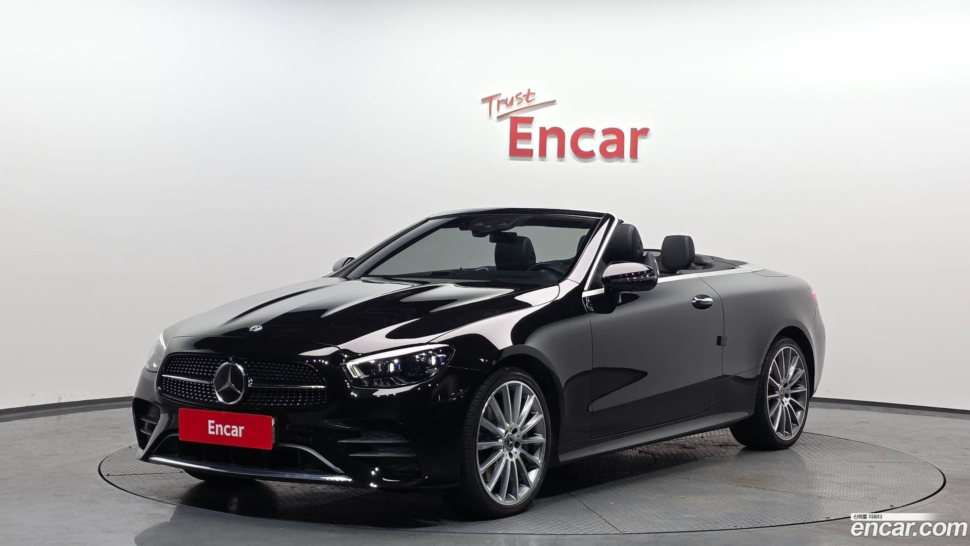 Main__Slider__Photo:E-Class Mercedes-Benz 2021.5-0