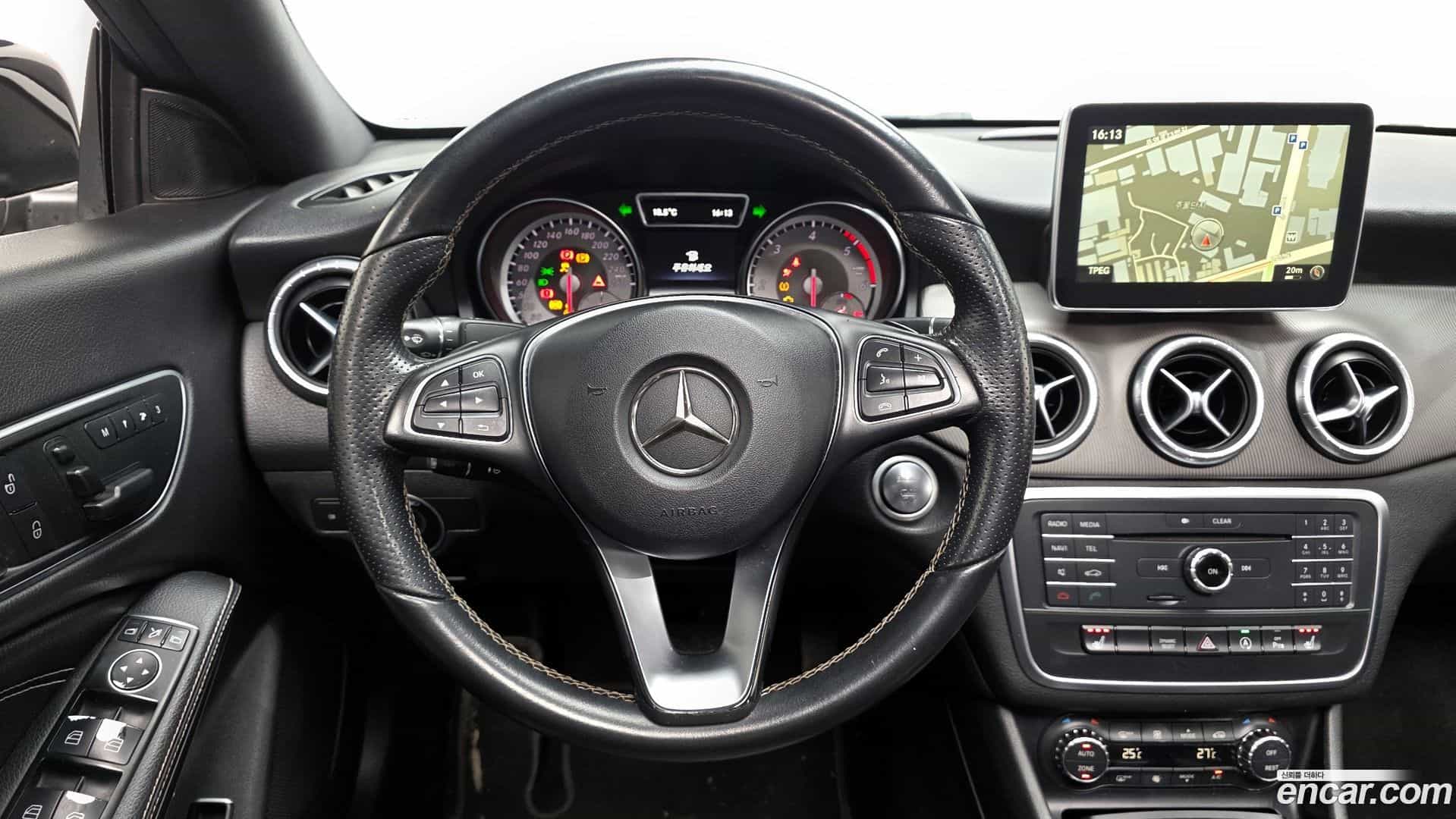 CLA-Class Mercedes-Benz 2016.3-OPTION-017