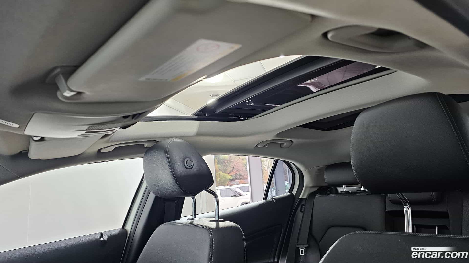 GLA-Class Mercedes-Benz 2019.9-OPTION-023