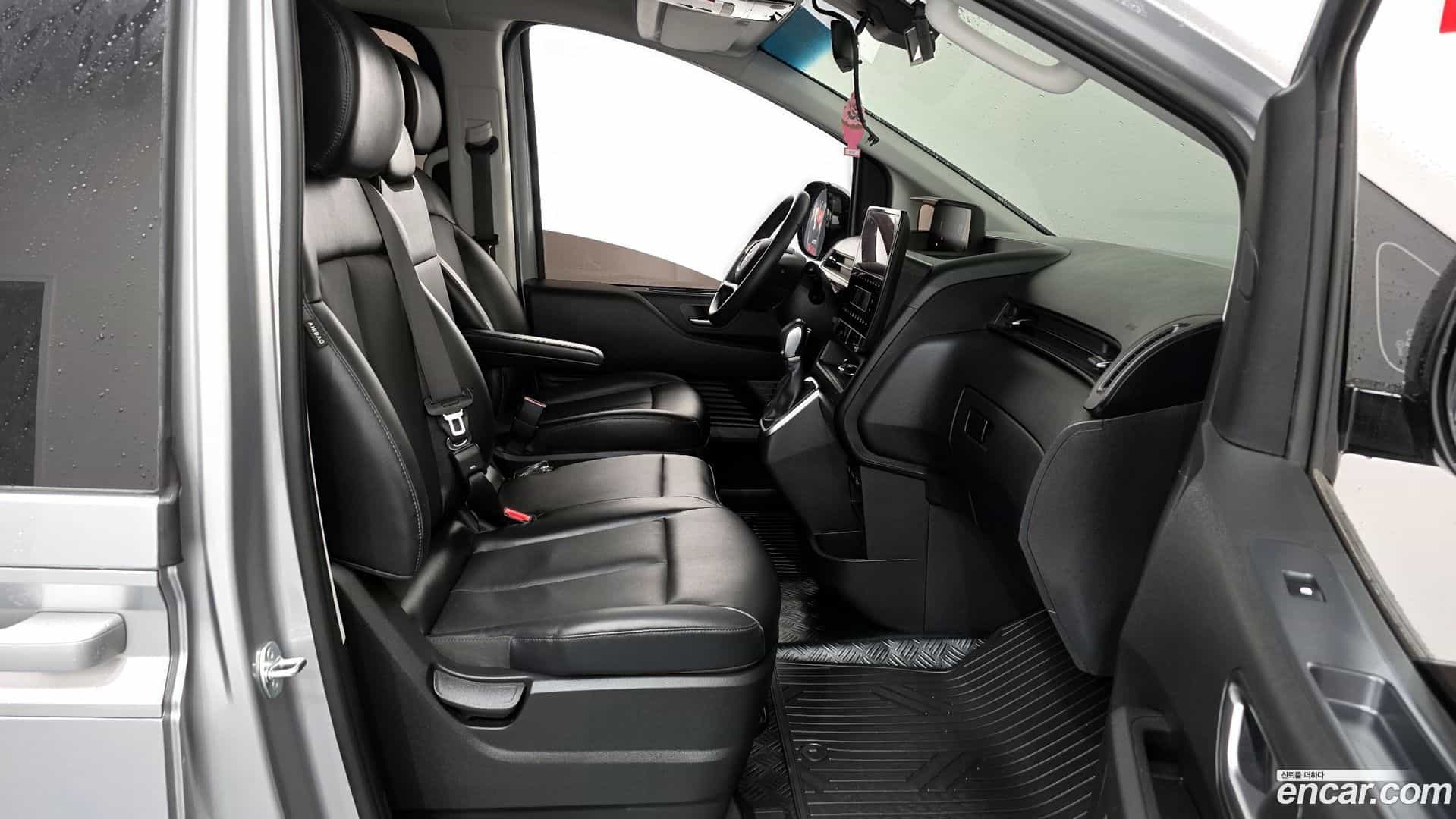 Staria Hyundai 2023.4-OPTION-015