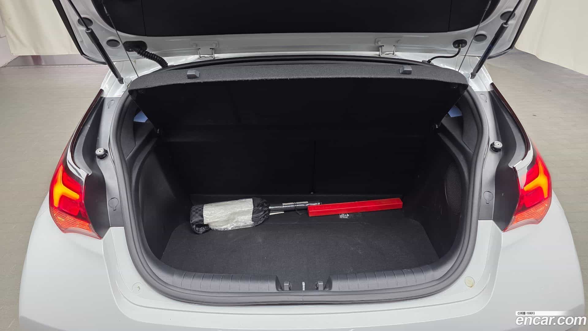 Veloster Hyundai 2021.11-OPTION-024