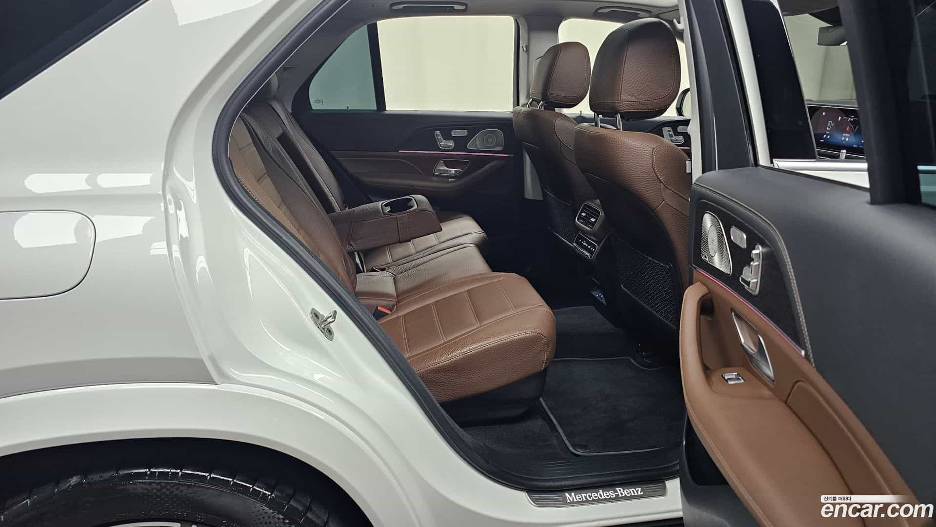 GLE-Class Mercedes-Benz 2023.11-OPTION-016