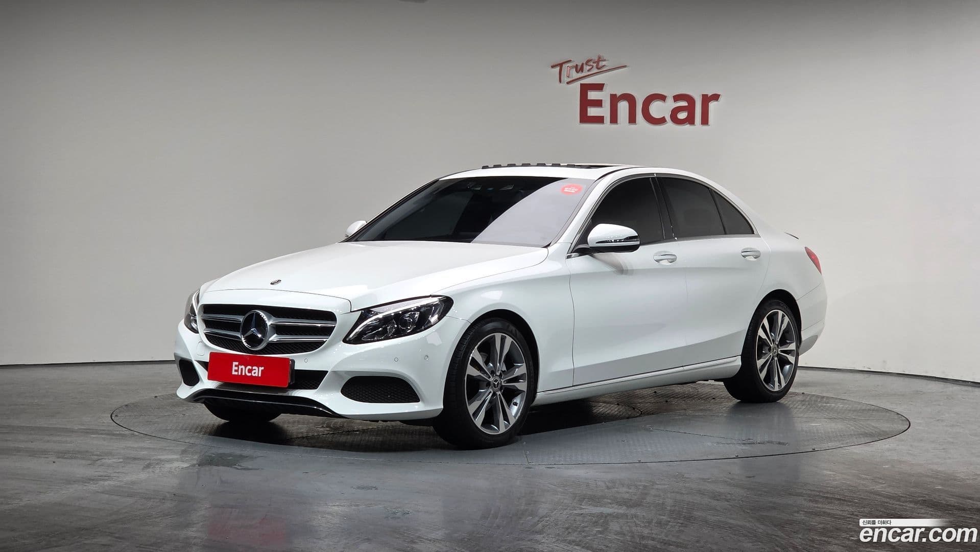 Main__Slider__Photo:C-Class Mercedes-Benz 2017.11-0